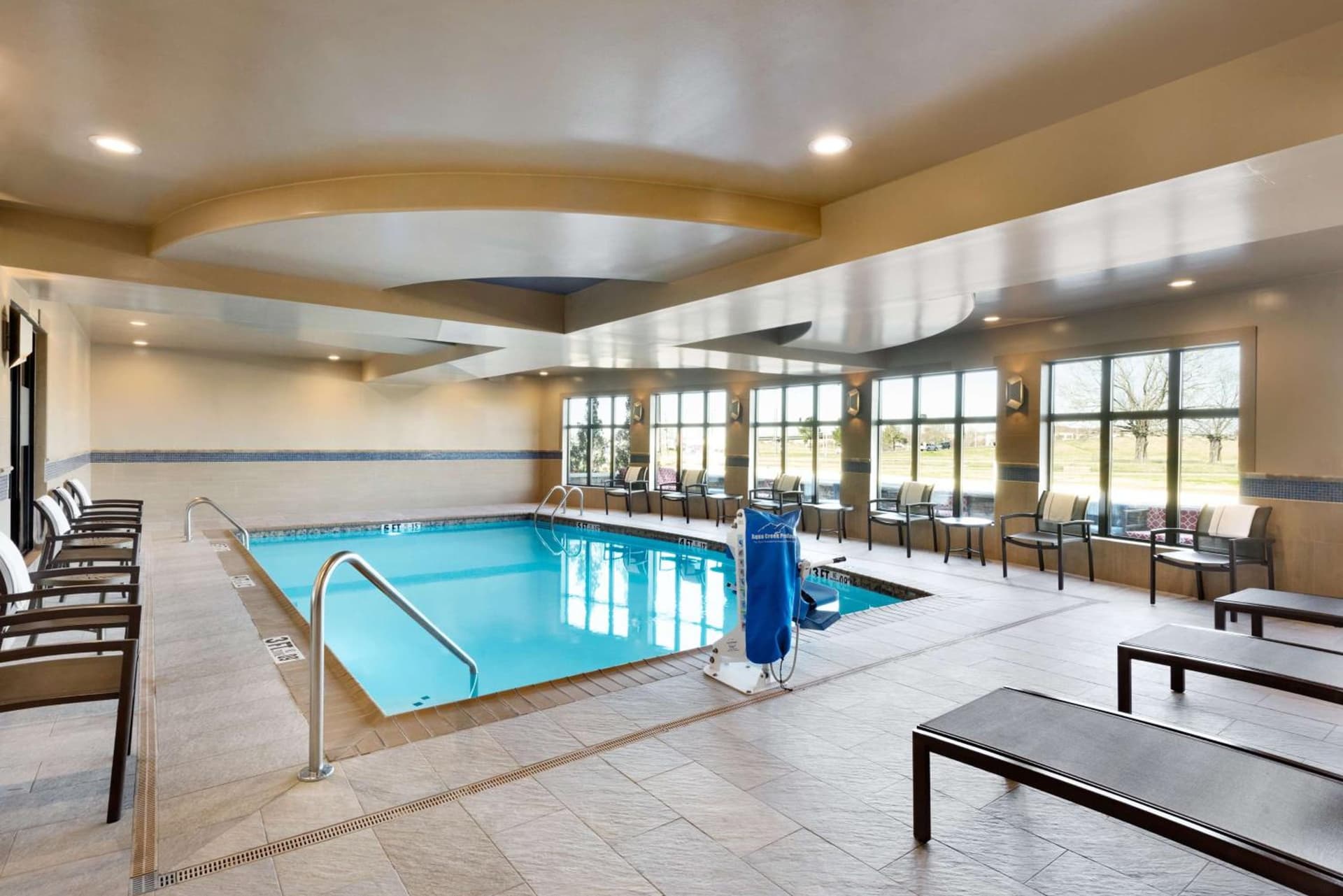 Hampton Inn and Suites Monroe gallery photo in Monroe, LA — image 11