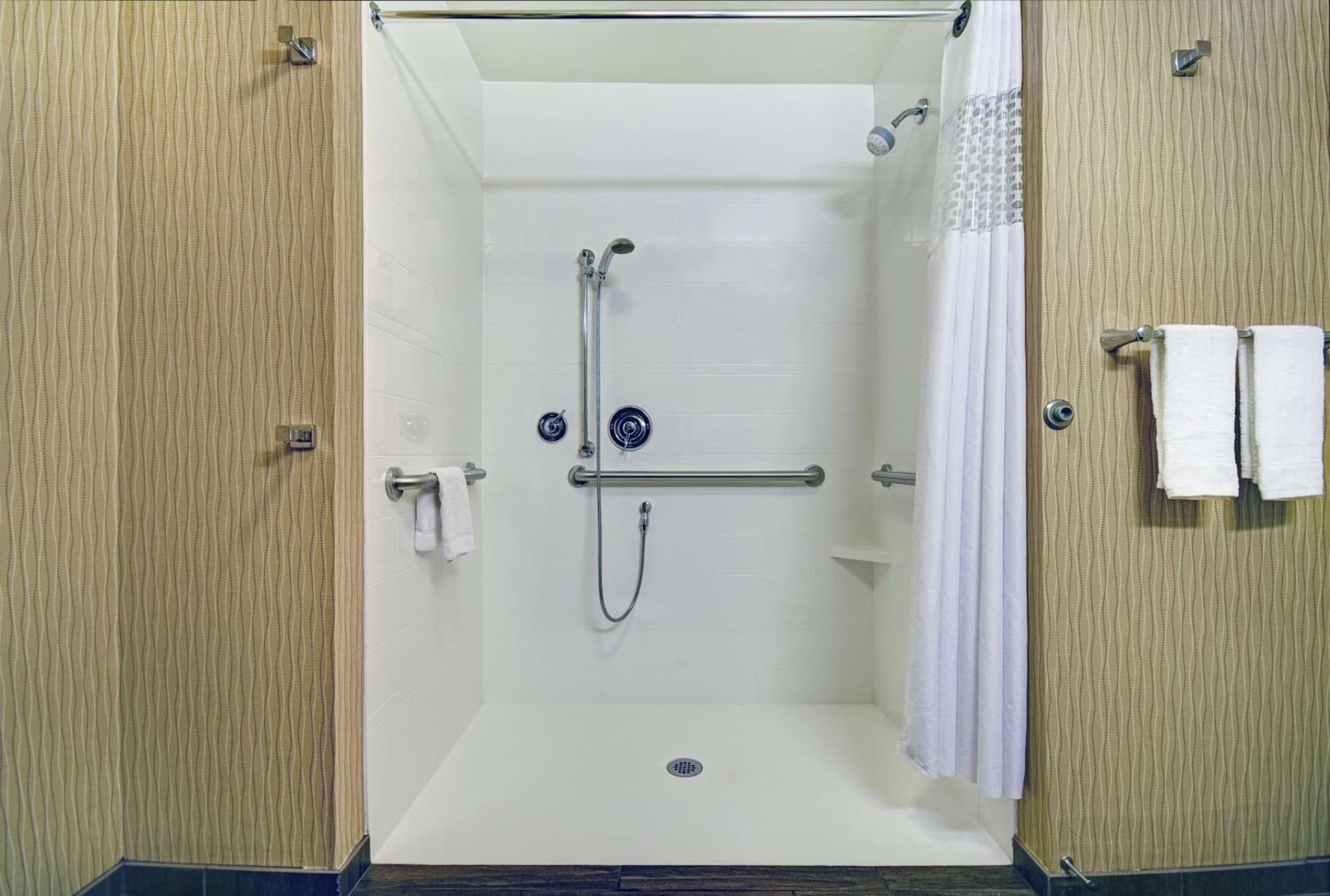 Hampton Inn & Suites Milwaukee/Franklin gallery photo in Franklin, WI — image 9
