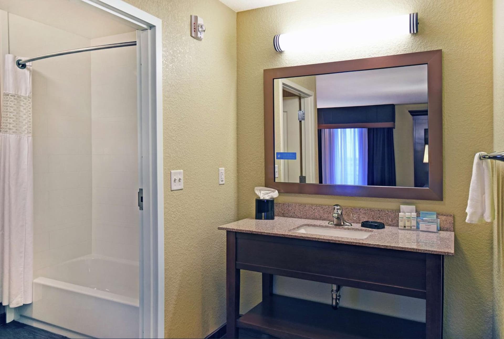 Hampton Inn & Suites Milwaukee/Franklin gallery photo in Franklin, WI — image 54