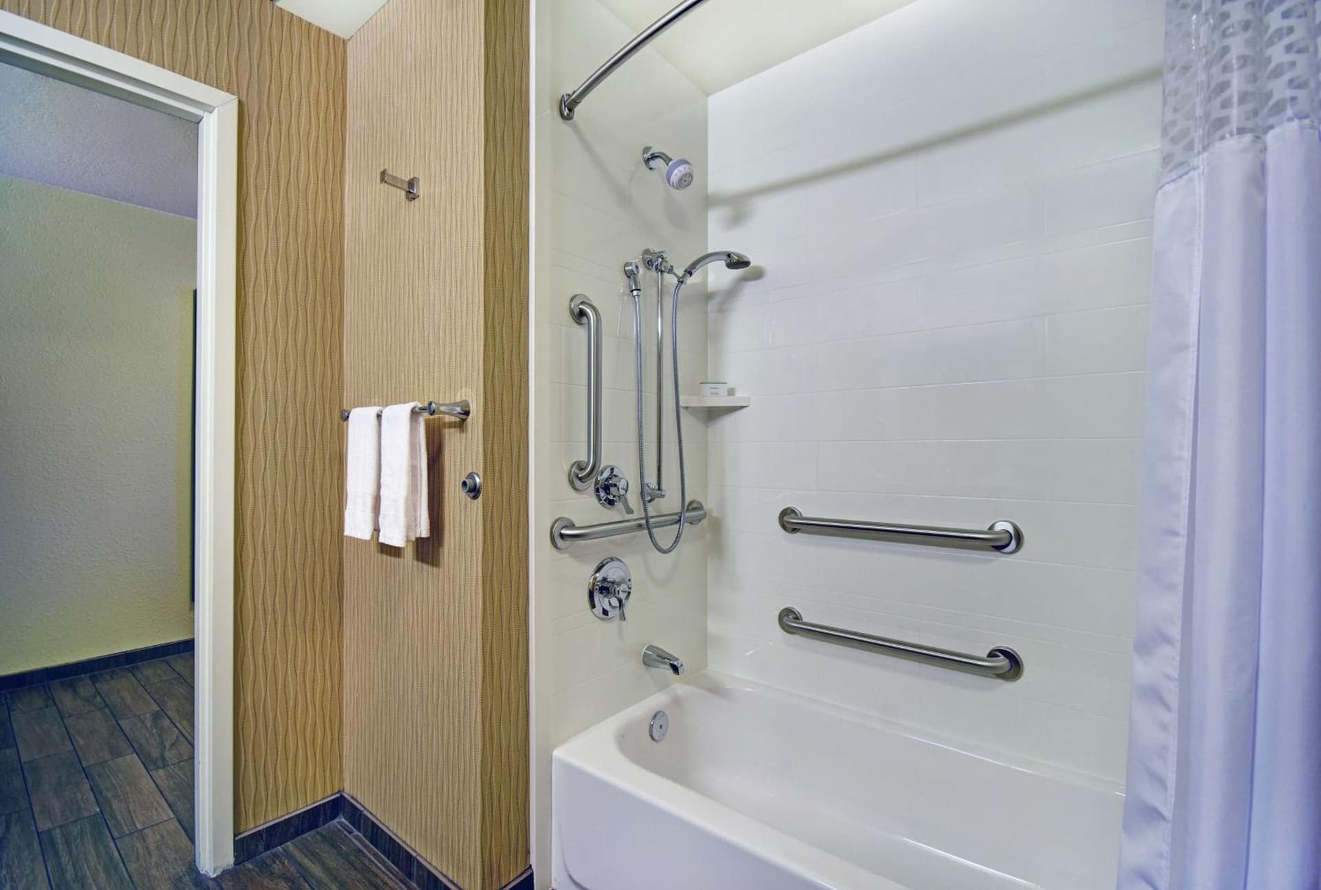 Hampton Inn & Suites Milwaukee/Franklin gallery photo in Franklin, WI — image 37