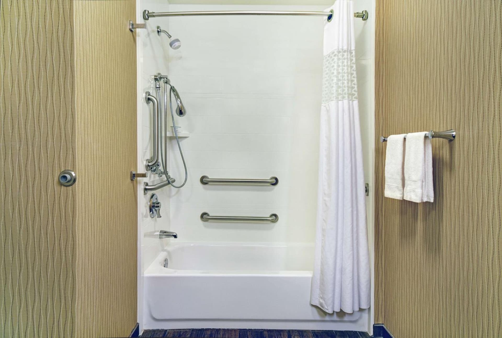 Hampton Inn & Suites Milwaukee/Franklin gallery photo in Franklin, WI — image 8