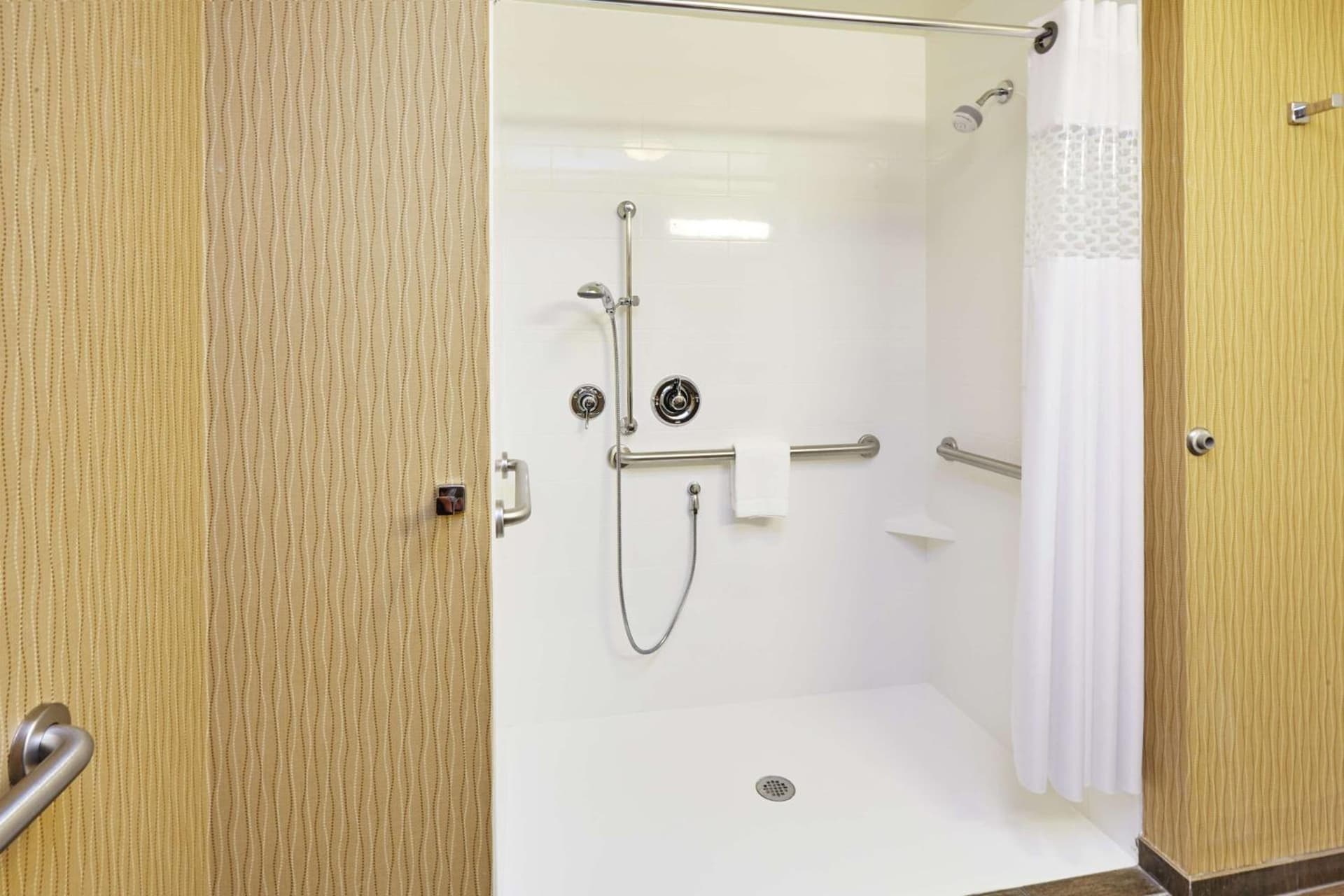 Hampton Inn & Suites Milwaukee/Franklin gallery photo in Franklin, WI — image 30