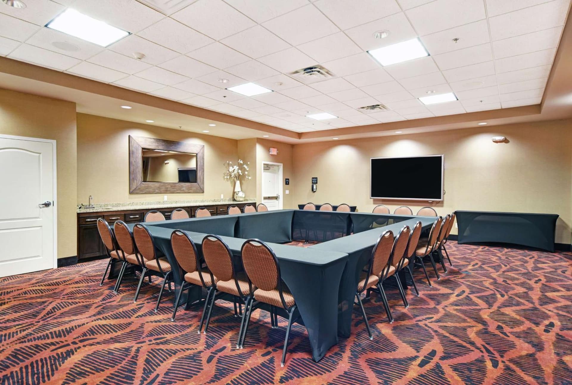Hampton Inn & Suites Milwaukee/Franklin gallery photo in Franklin, WI — image 24