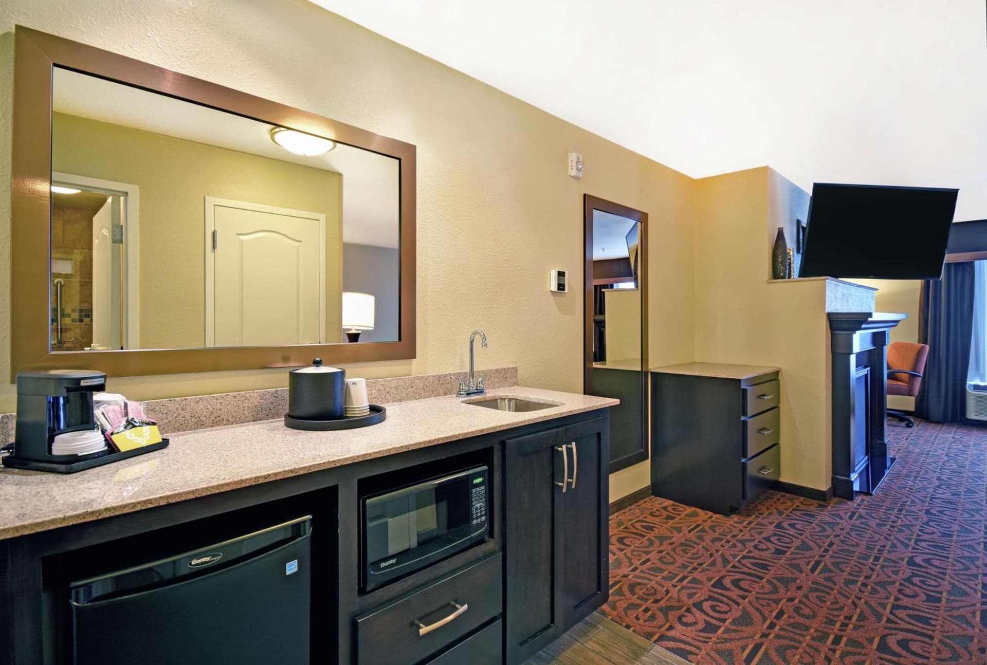 Hampton Inn & Suites Milwaukee/Franklin gallery photo in Franklin, WI — image 39