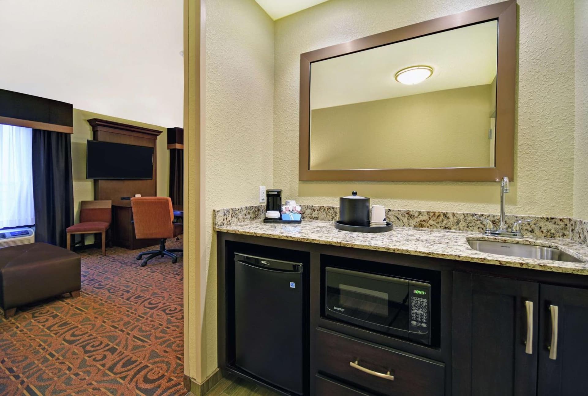 Hampton Inn & Suites Milwaukee/Franklin gallery photo in Franklin, WI — image 10