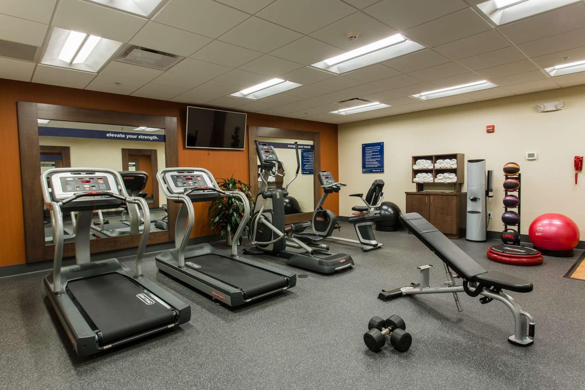 Hampton Inn & Suites - Knoxville Papermill Drive, TN gallery photo in Knoxville, TN — image 34