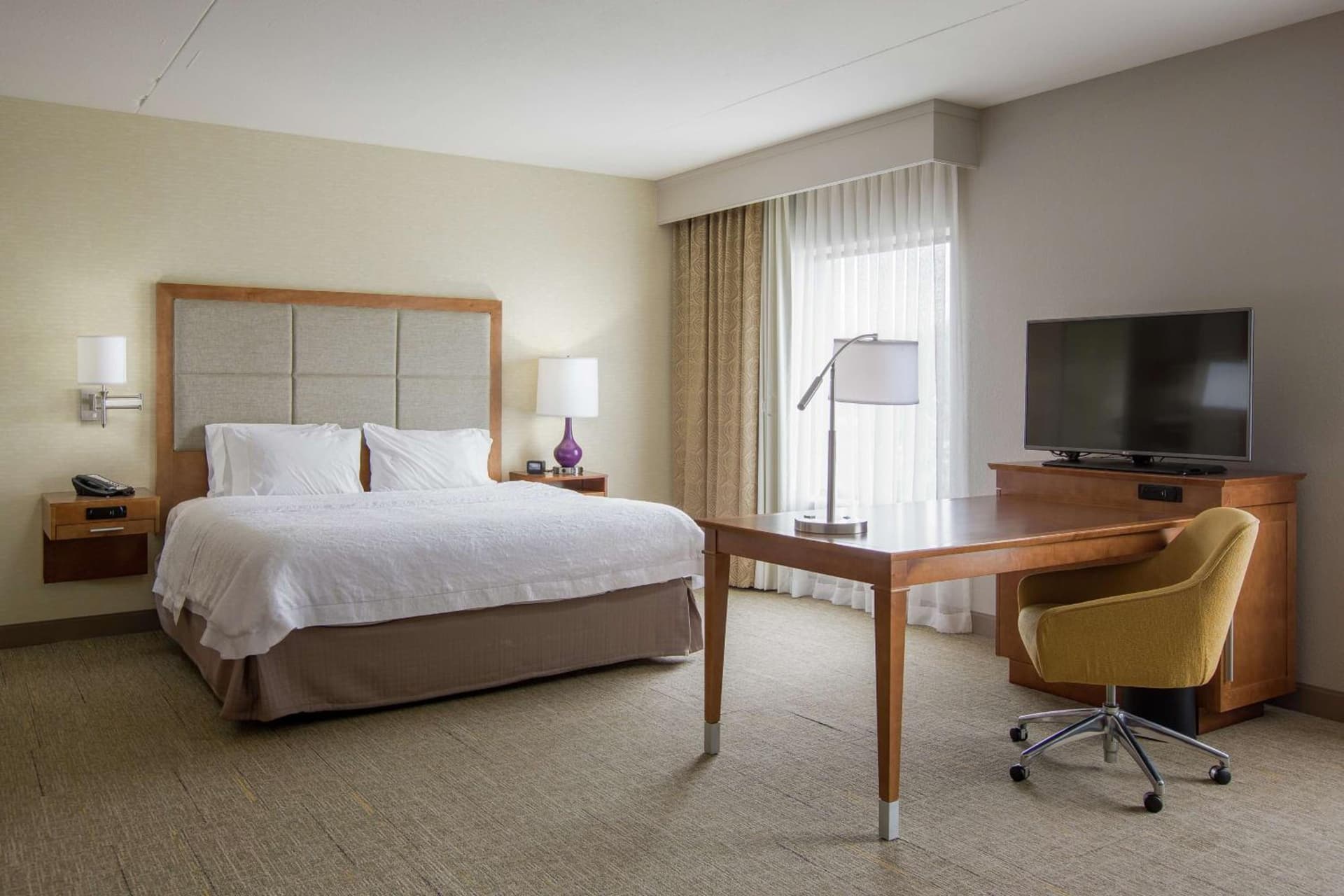 Hampton Inn & Suites - Knoxville Papermill Drive, TN gallery photo in Knoxville, TN — image 13