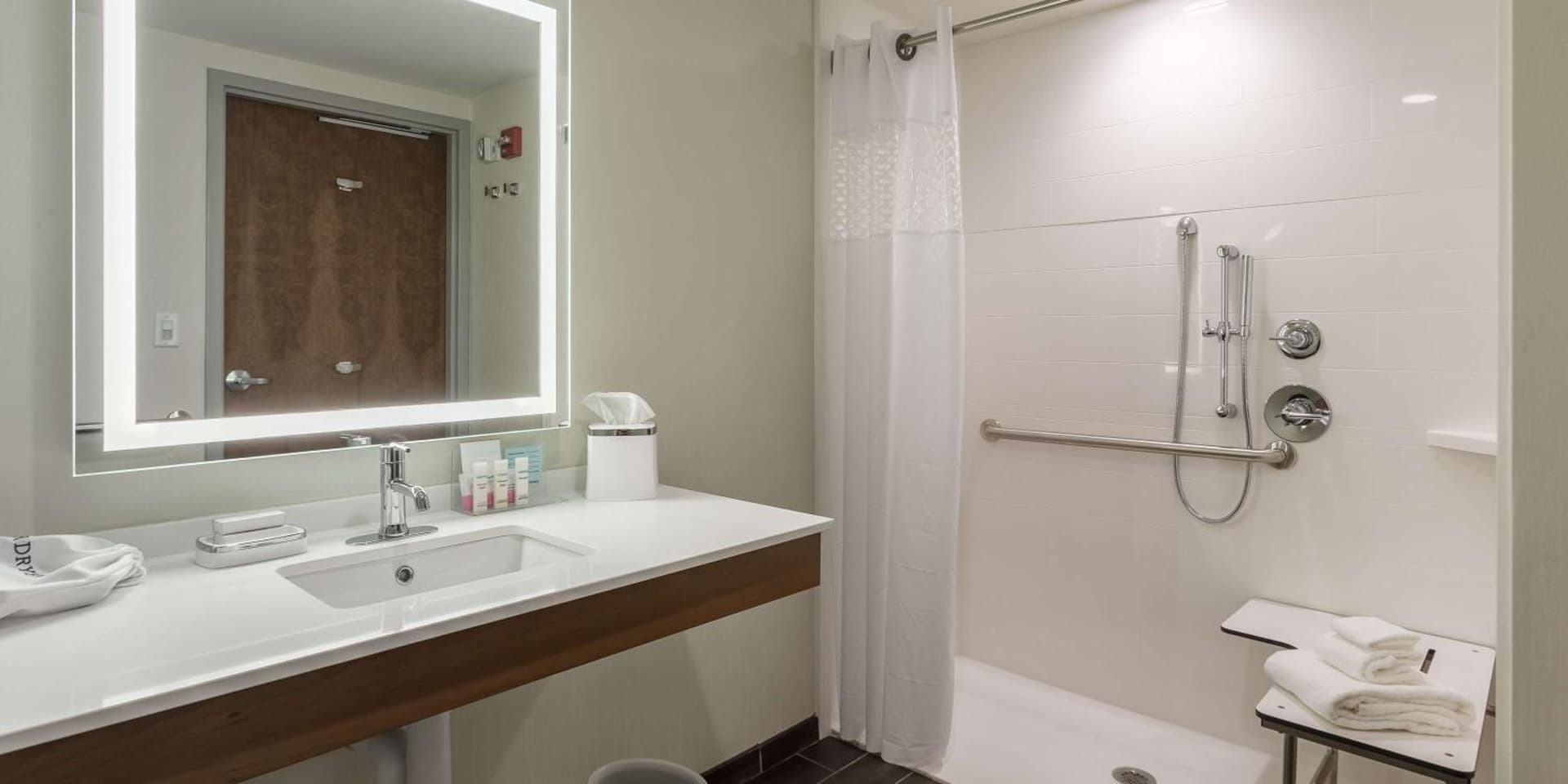 Hampton Inn & Suites - Knoxville Papermill Drive, TN property views in Knoxville, TN — gallery photo 3