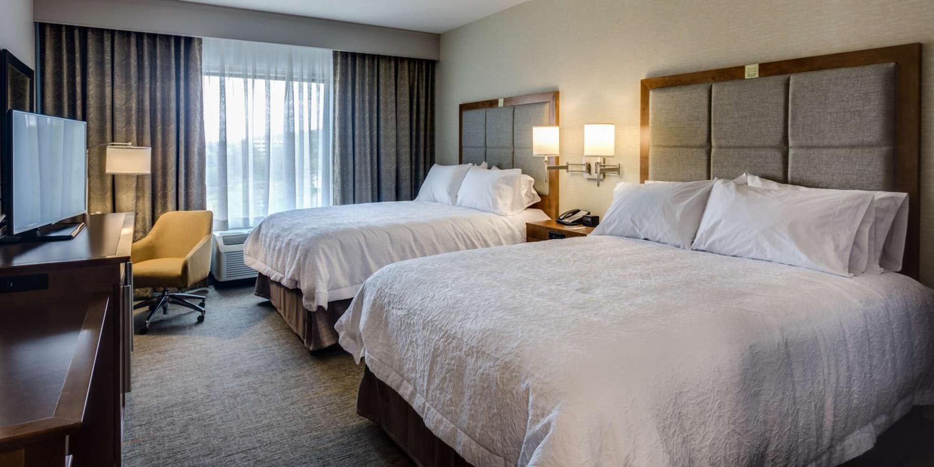 Hampton Inn & Suites - Knoxville Papermill Drive, TN gallery photo in Knoxville, TN — image 4