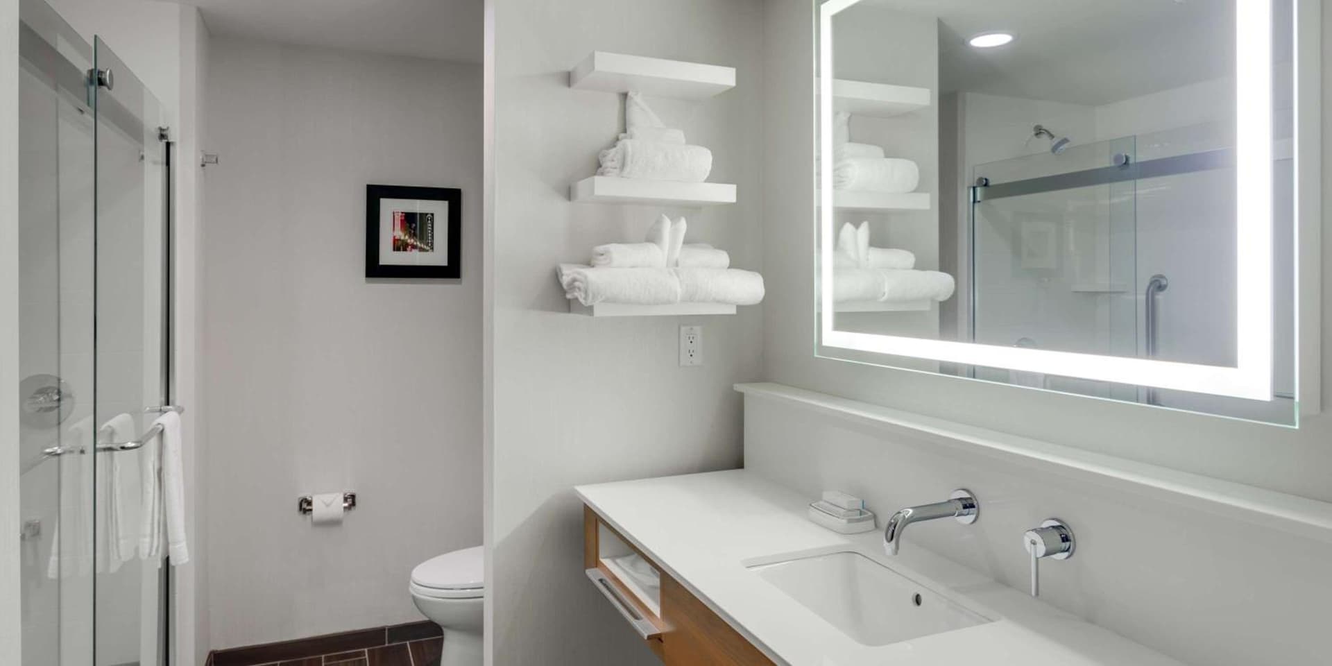 Hampton Inn & Suites - Knoxville Papermill Drive, TN gallery photo in Knoxville, TN — image 24