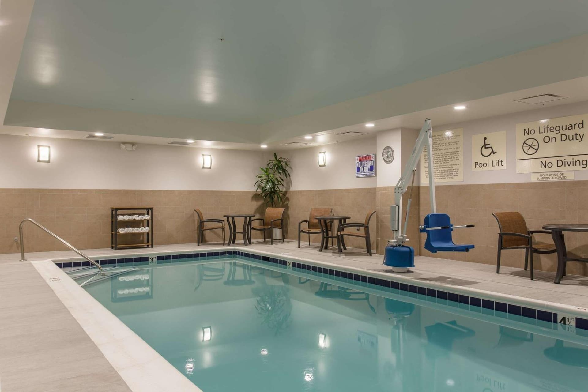 Hampton Inn & Suites - Knoxville Papermill Drive, TN gallery photo in Knoxville, TN — image 8
