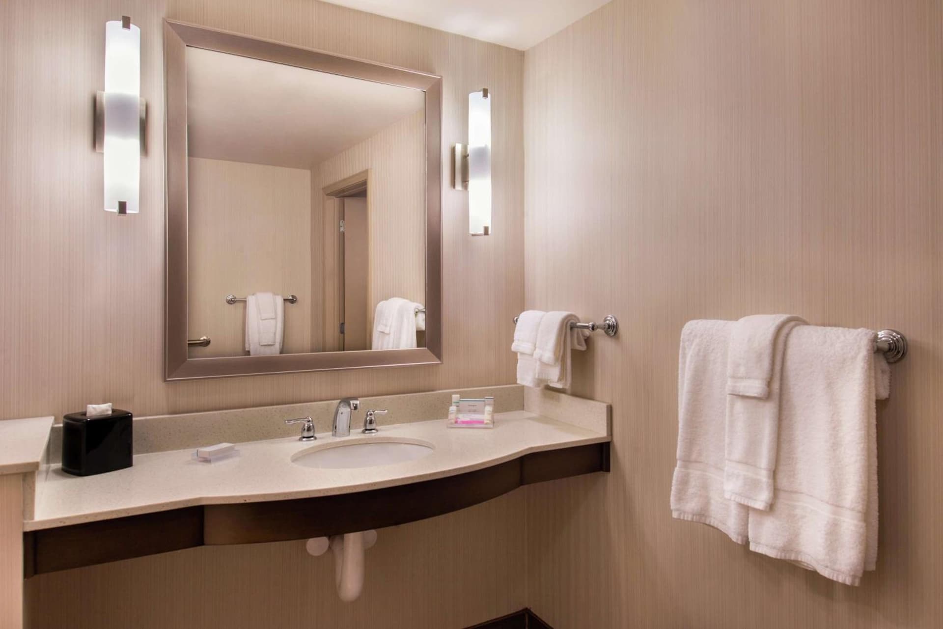 Hilton Garden Inn Bristol gallery photo in Bristol, VA — image 9