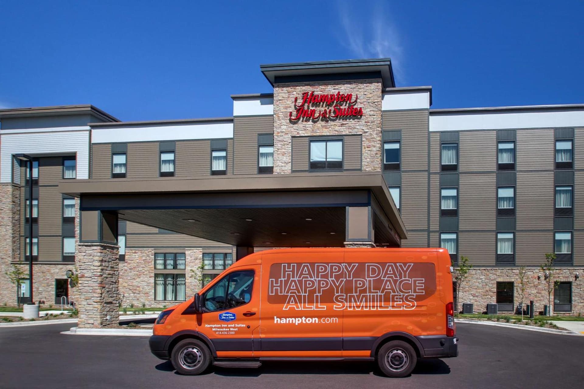 Hampton Inn & Suites Milwaukee West interior in West Allis, WI — gallery photo 2