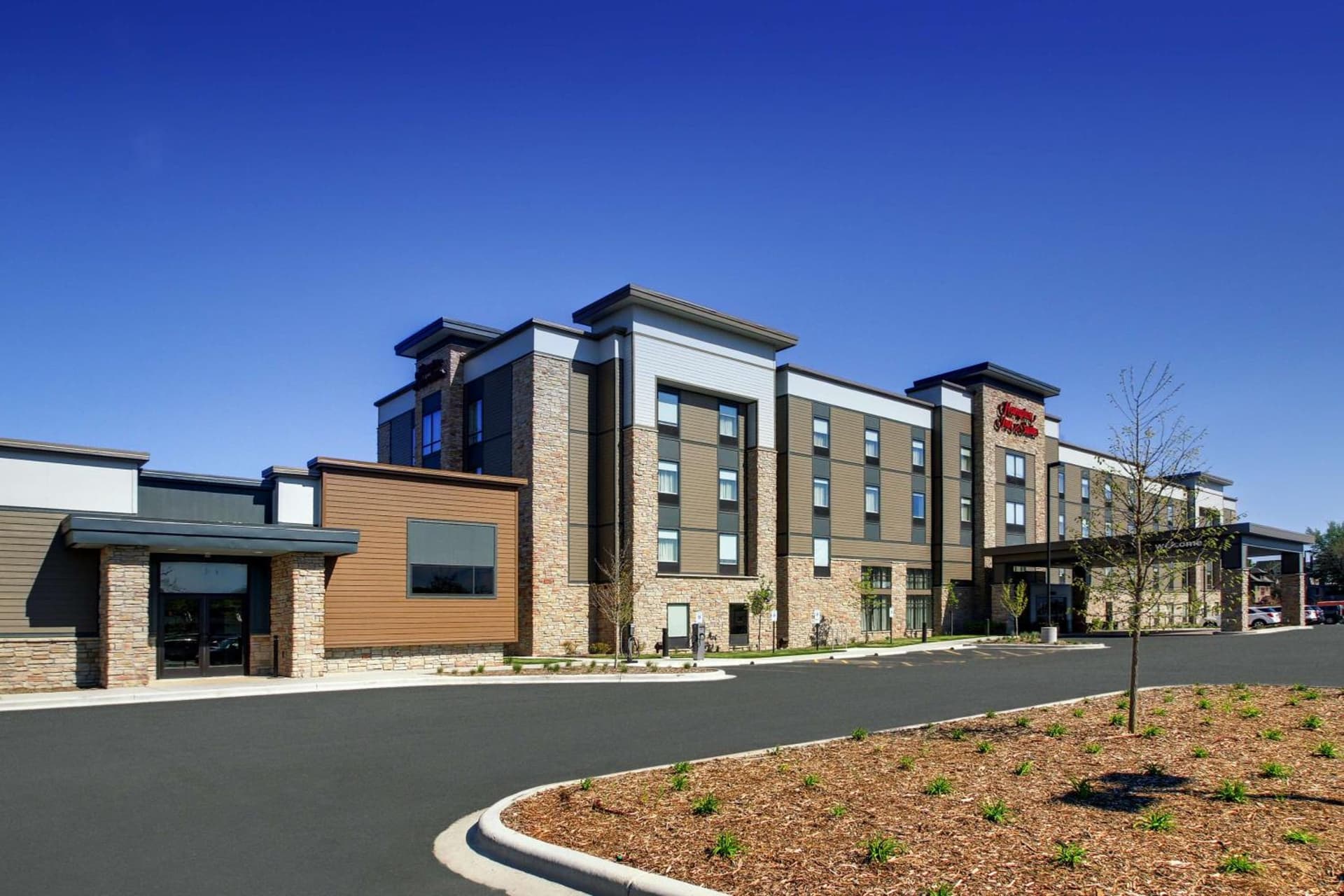 Hampton Inn & Suites Milwaukee West property views in West Allis, WI — gallery photo 3