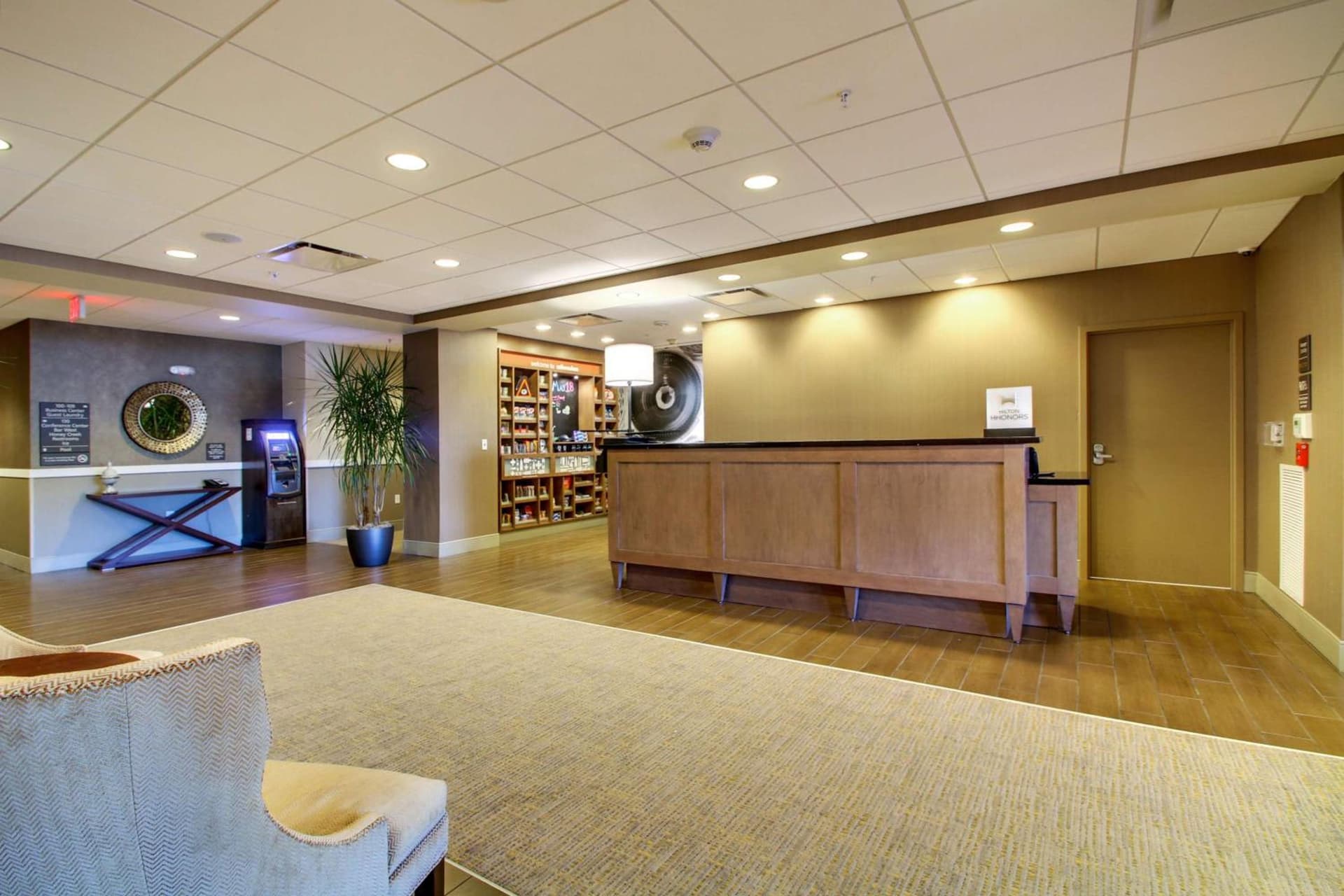 Hampton Inn & Suites Milwaukee West gallery photo in West Allis, WI — image 25
