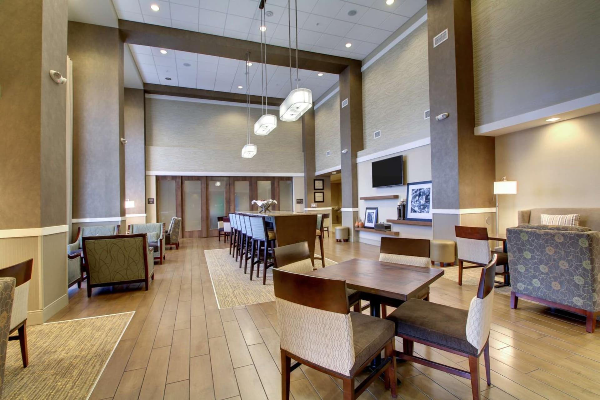 Hampton Inn & Suites Milwaukee West gallery photo in West Allis, WI — image 5
