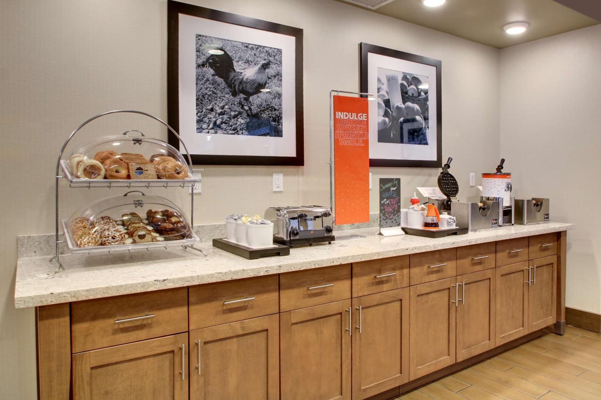 Hampton Inn & Suites Milwaukee West gallery photo in West Allis, WI — image 39