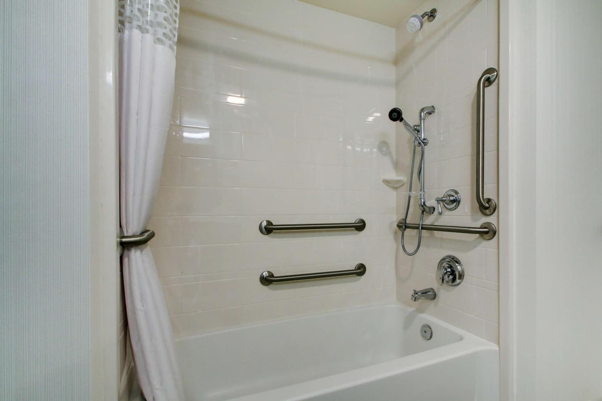 Hampton Inn & Suites Milwaukee West gallery photo in West Allis, WI — image 6