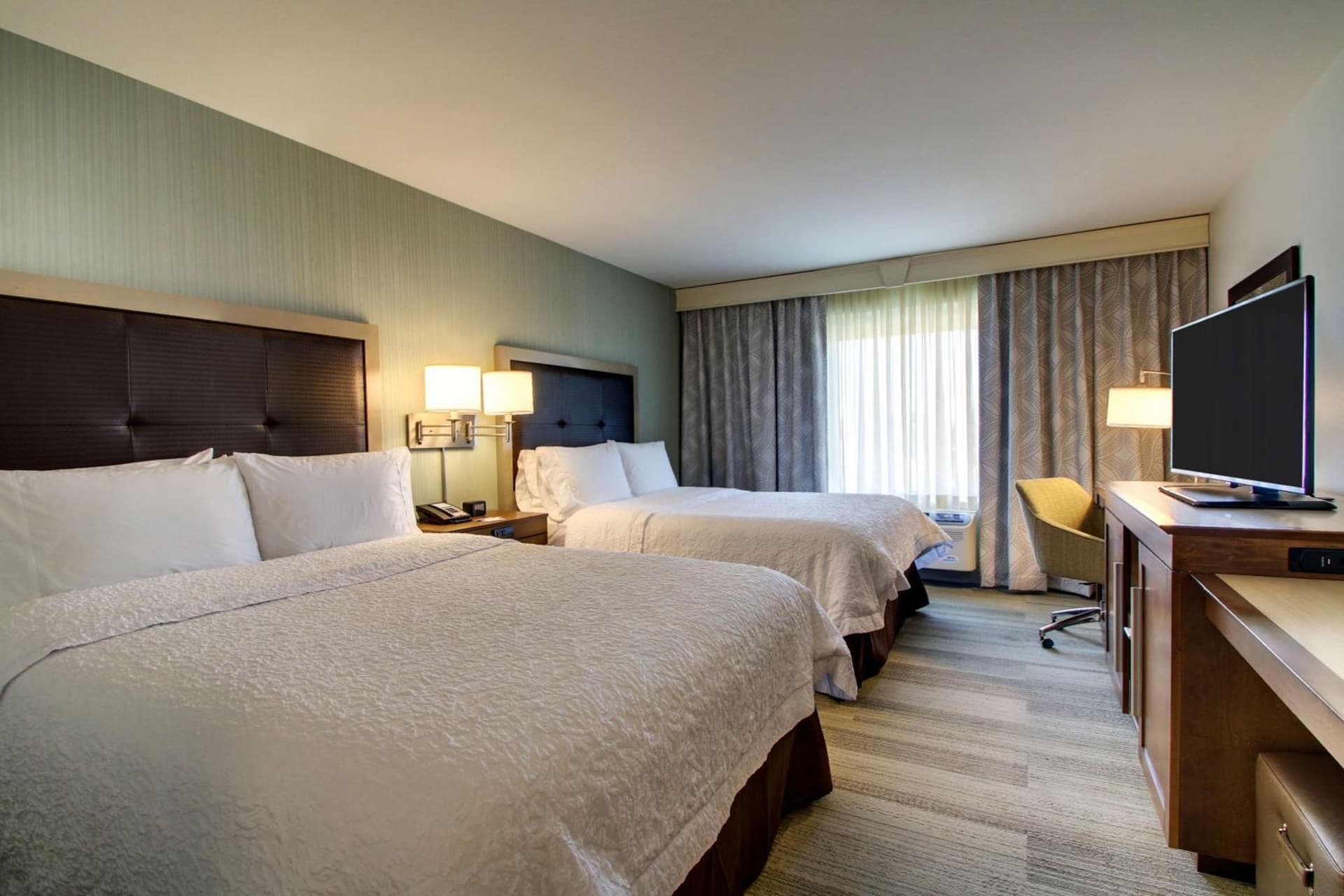 Hampton Inn & Suites Milwaukee West gallery photo in West Allis, WI — image 18