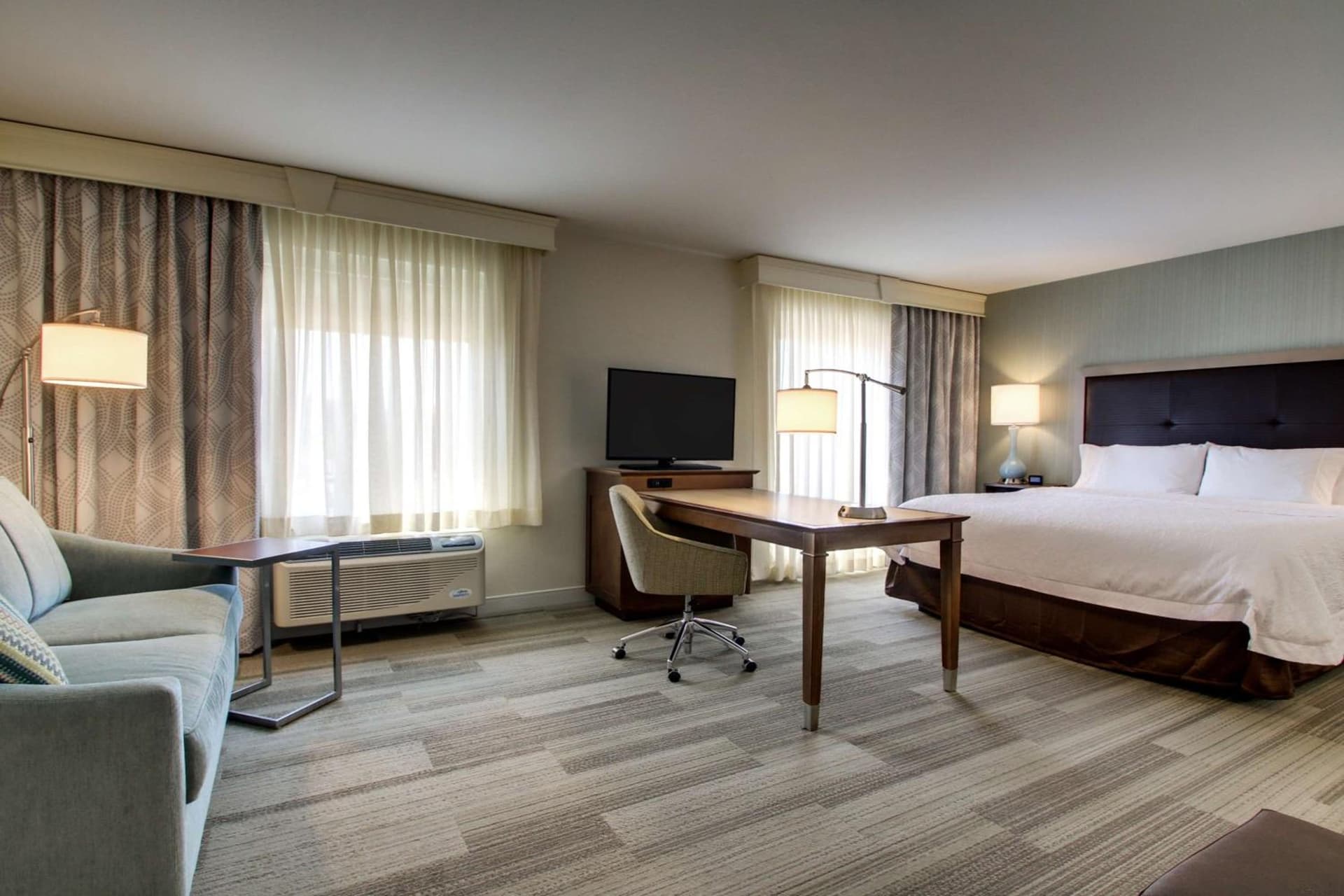 Hampton Inn & Suites Milwaukee West gallery photo in West Allis, WI — image 34