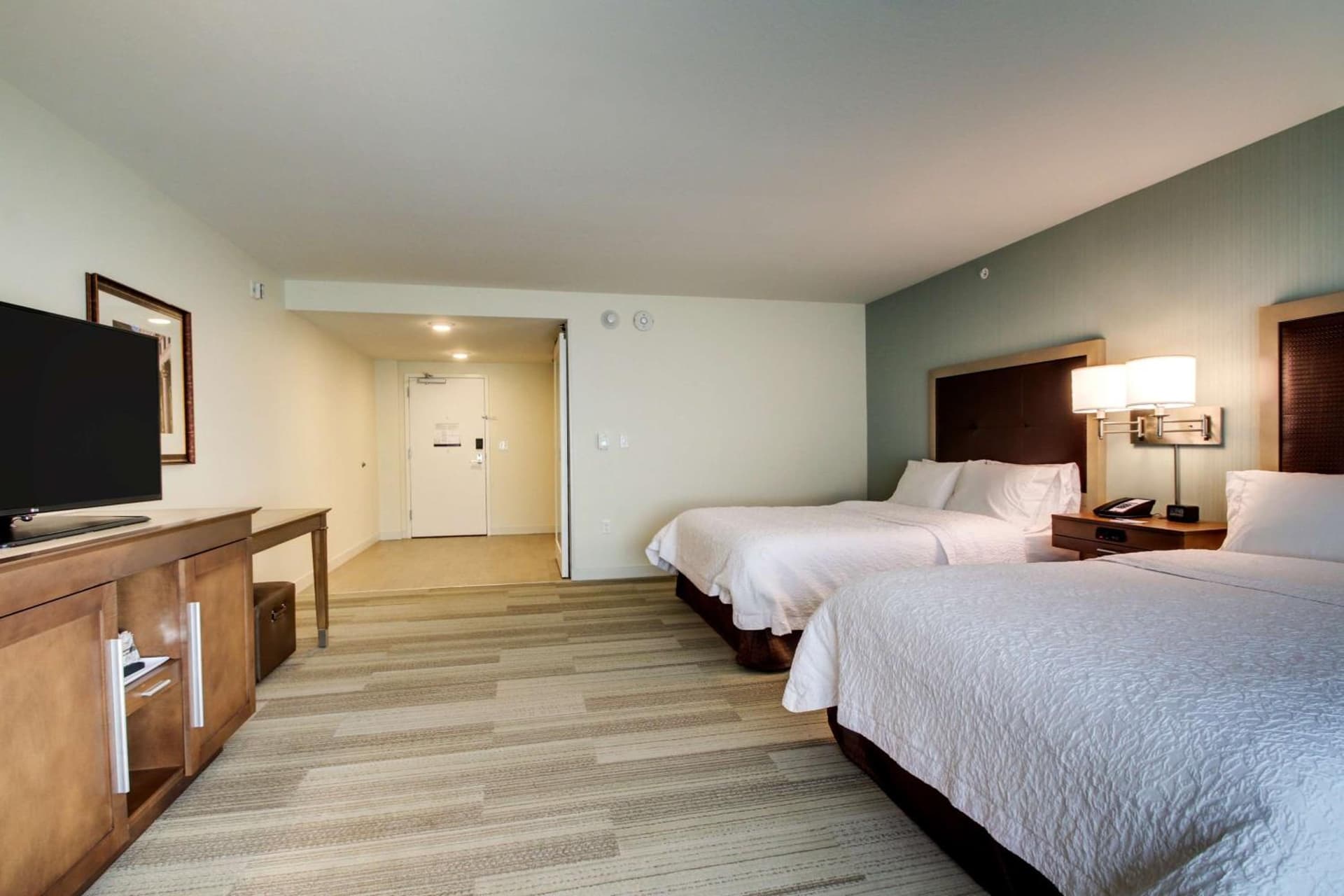 Hampton Inn & Suites Milwaukee West gallery photo in West Allis, WI — image 7