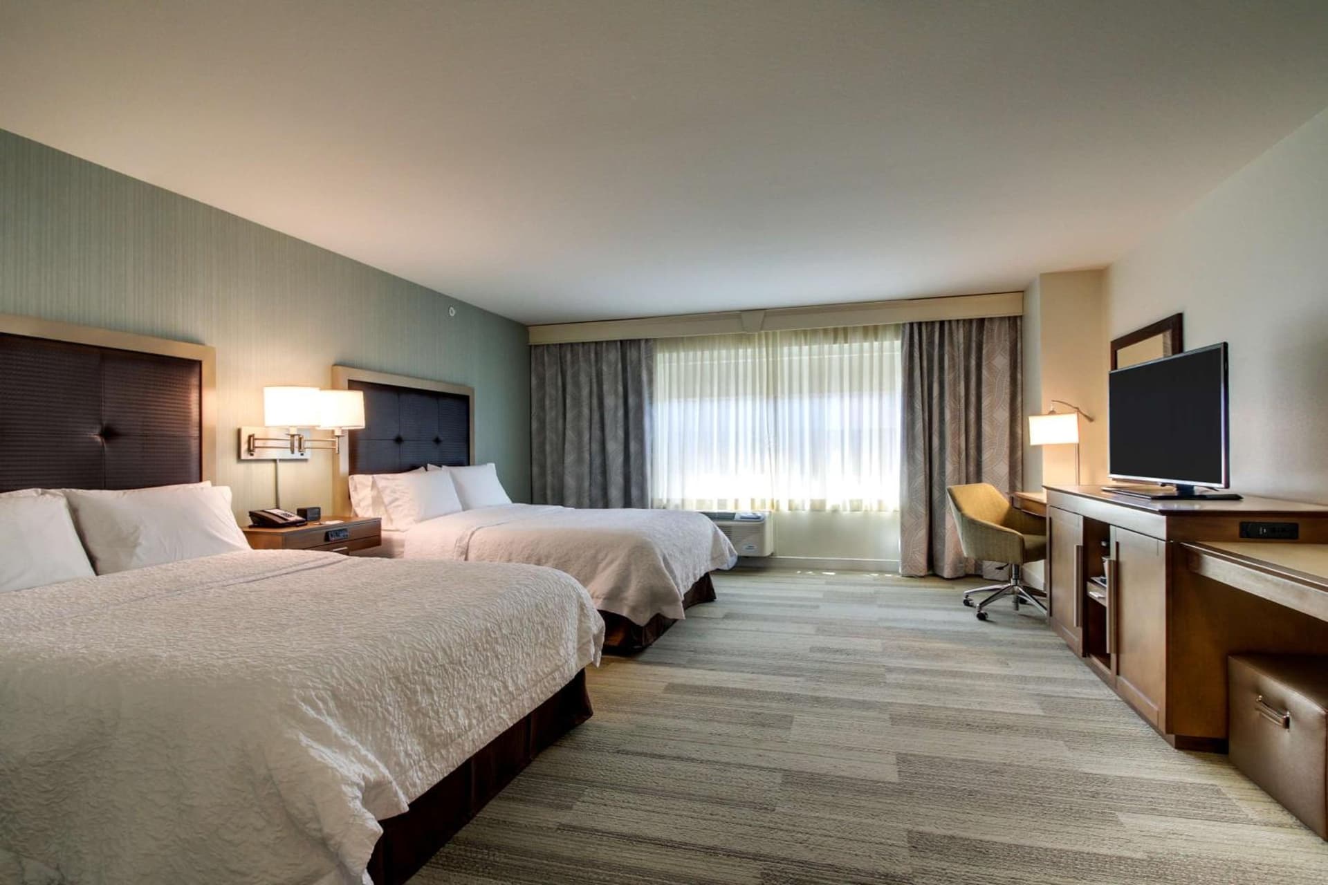 Hampton Inn & Suites Milwaukee West gallery photo in West Allis, WI — image 46