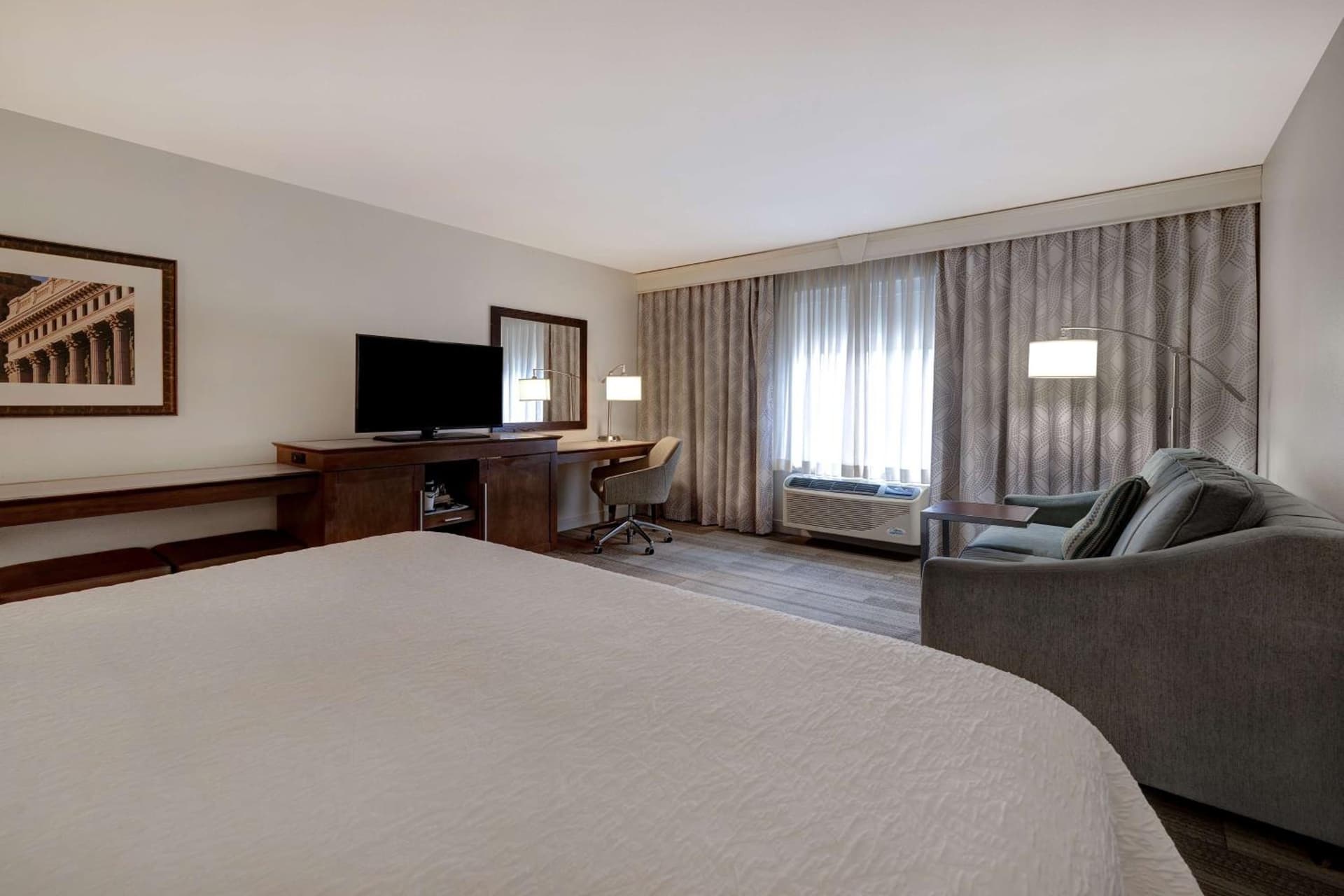 Hampton Inn & Suites Milwaukee West gallery photo in West Allis, WI — image 60