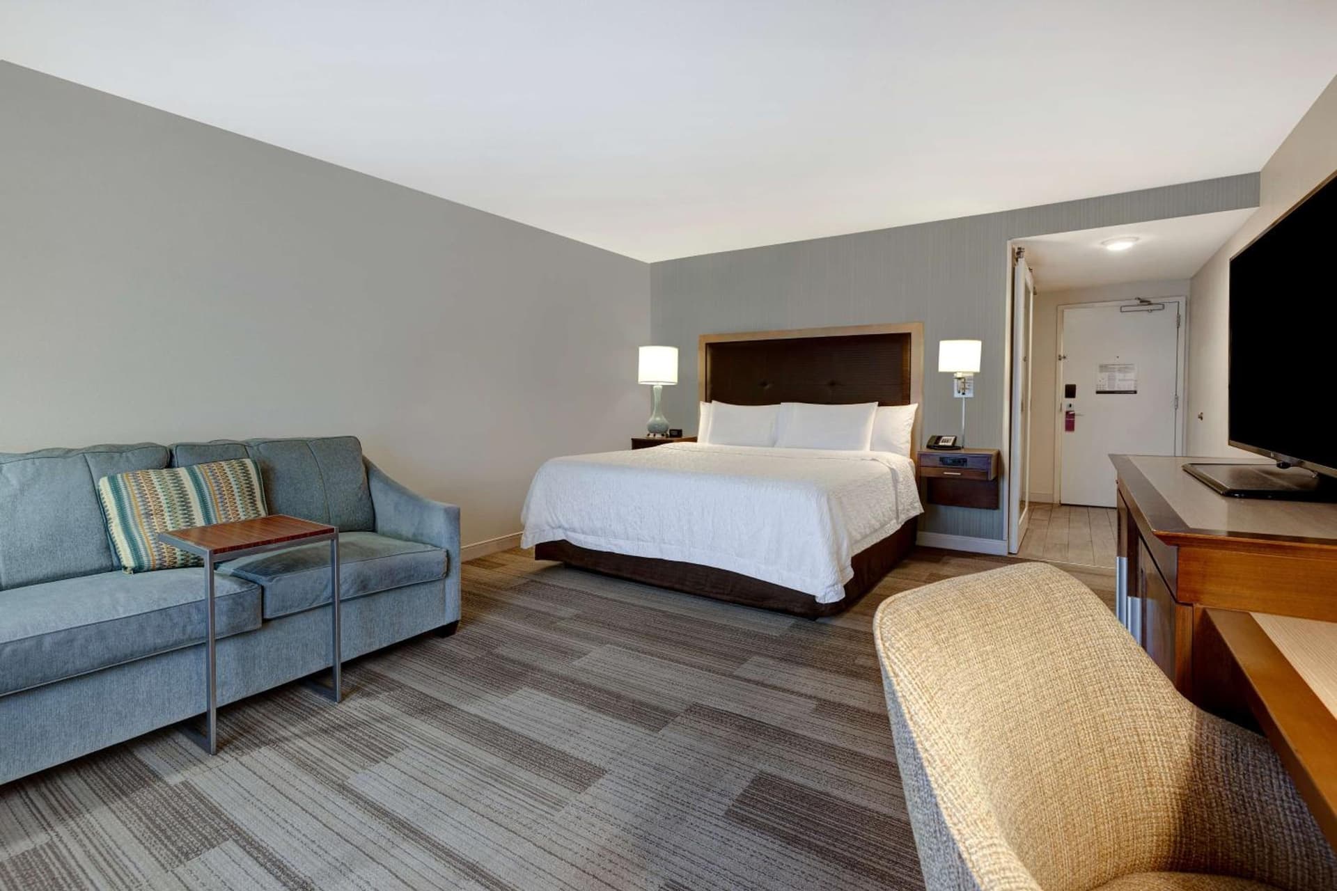 Hampton Inn & Suites Milwaukee West interior in West Allis, WI — gallery photo 2