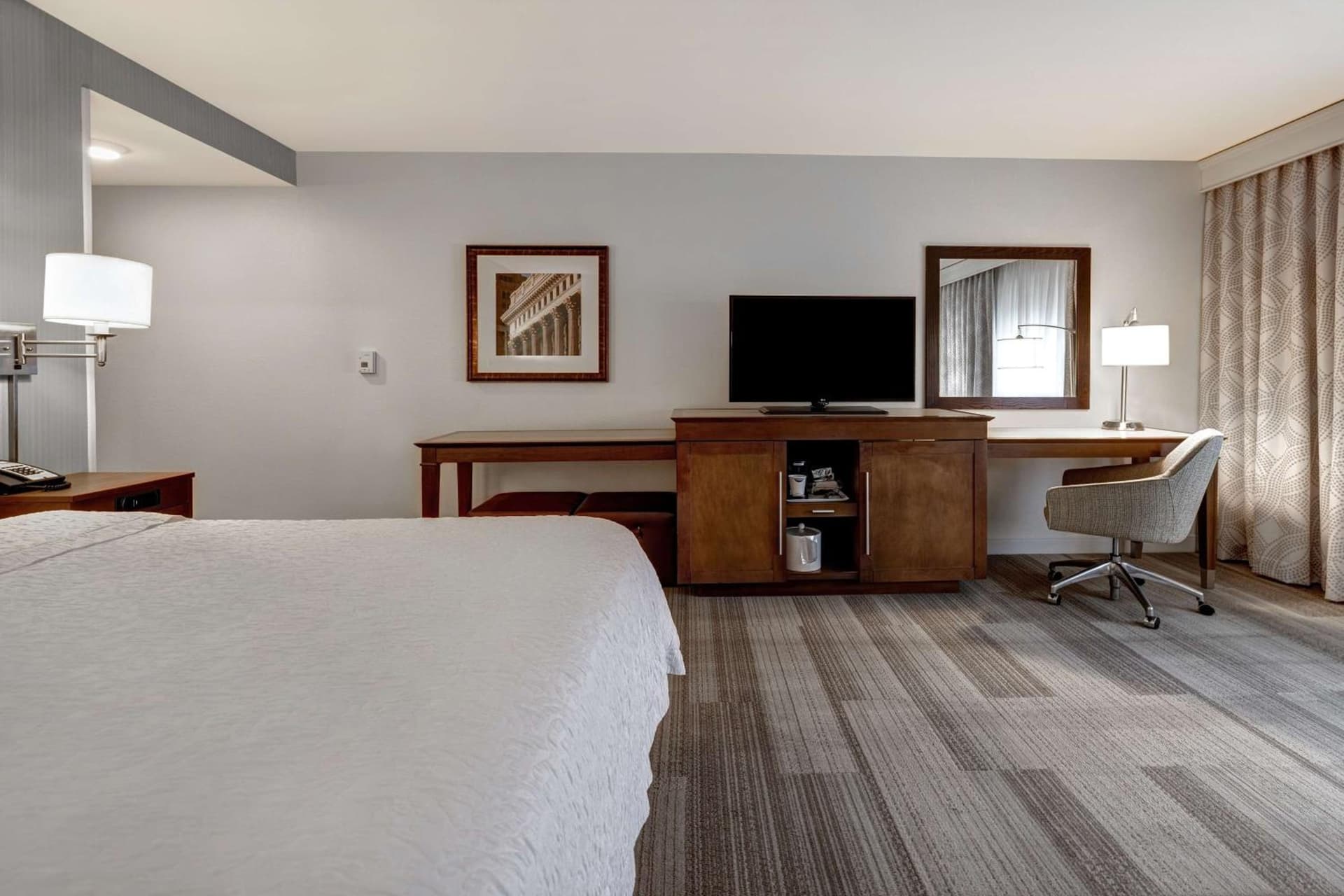Hampton Inn & Suites Milwaukee West gallery photo in West Allis, WI — image 38