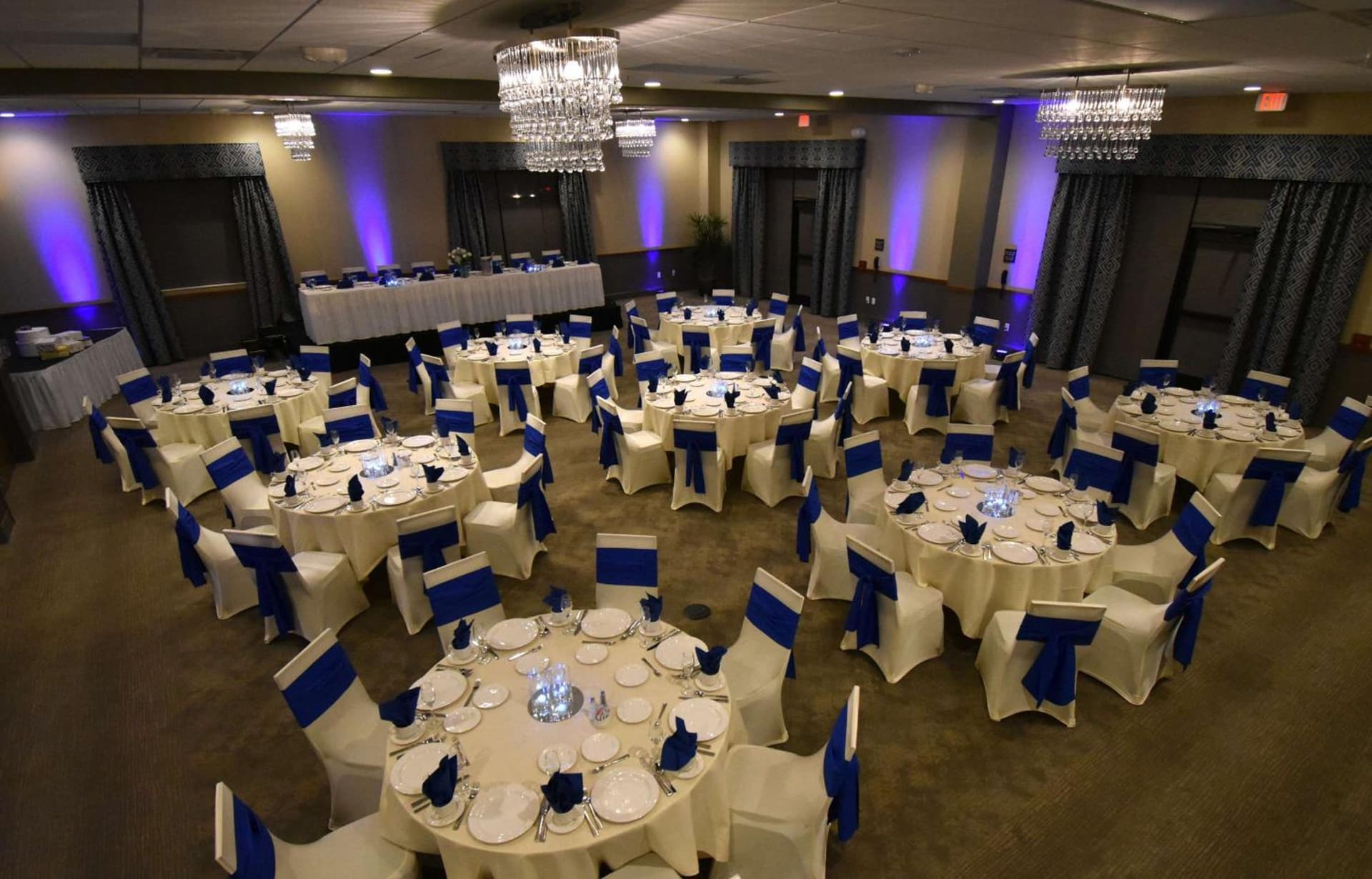 Hampton Inn & Suites Milwaukee West gallery photo in West Allis, WI — image 61