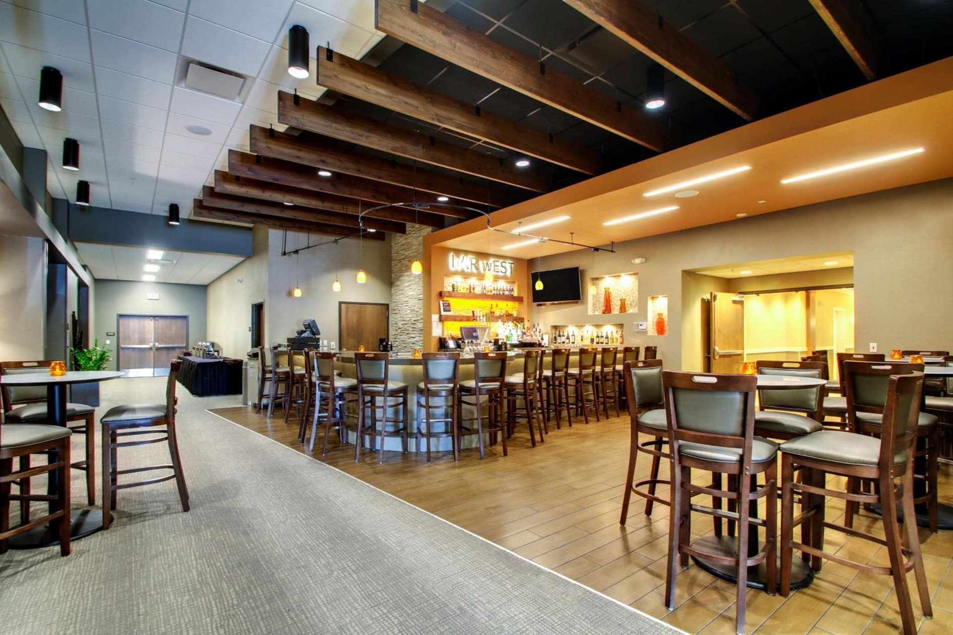 Hampton Inn & Suites Milwaukee West gallery photo in West Allis, WI — image 30