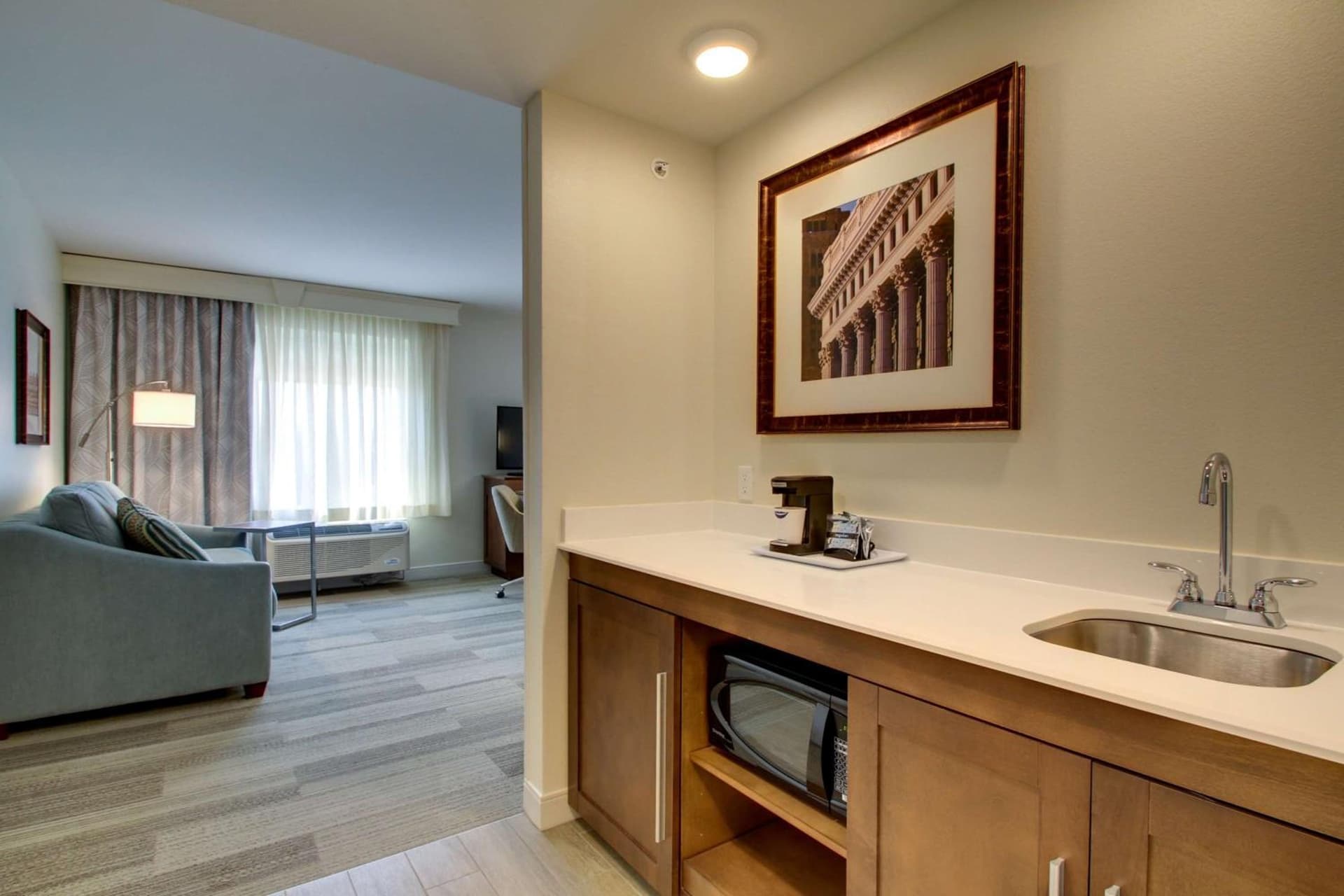 Hampton Inn & Suites Milwaukee West gallery photo in West Allis, WI — image 32