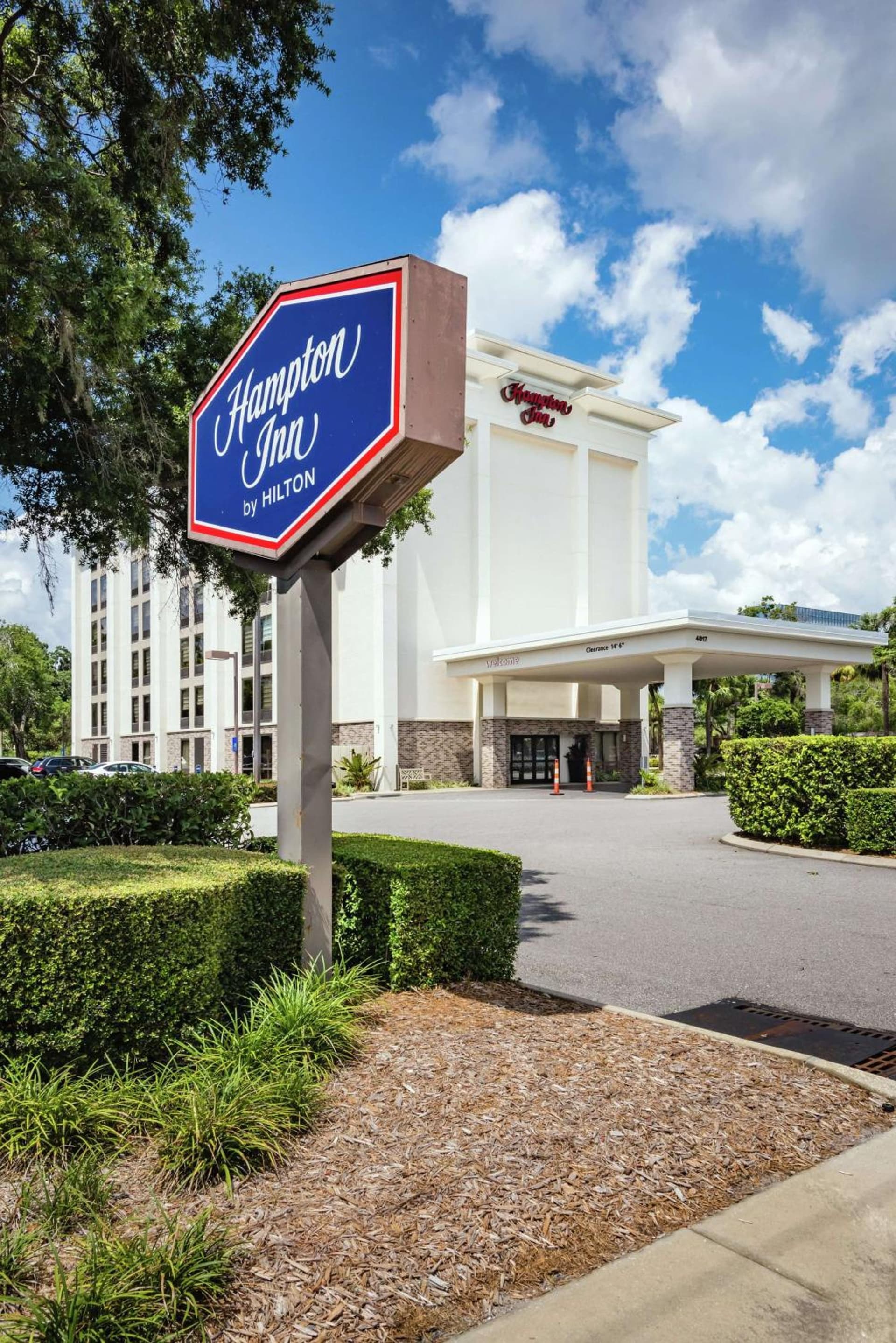 Hampton Inn Tampa International Airport/Westshore interior in Tampa, FL — gallery photo 2