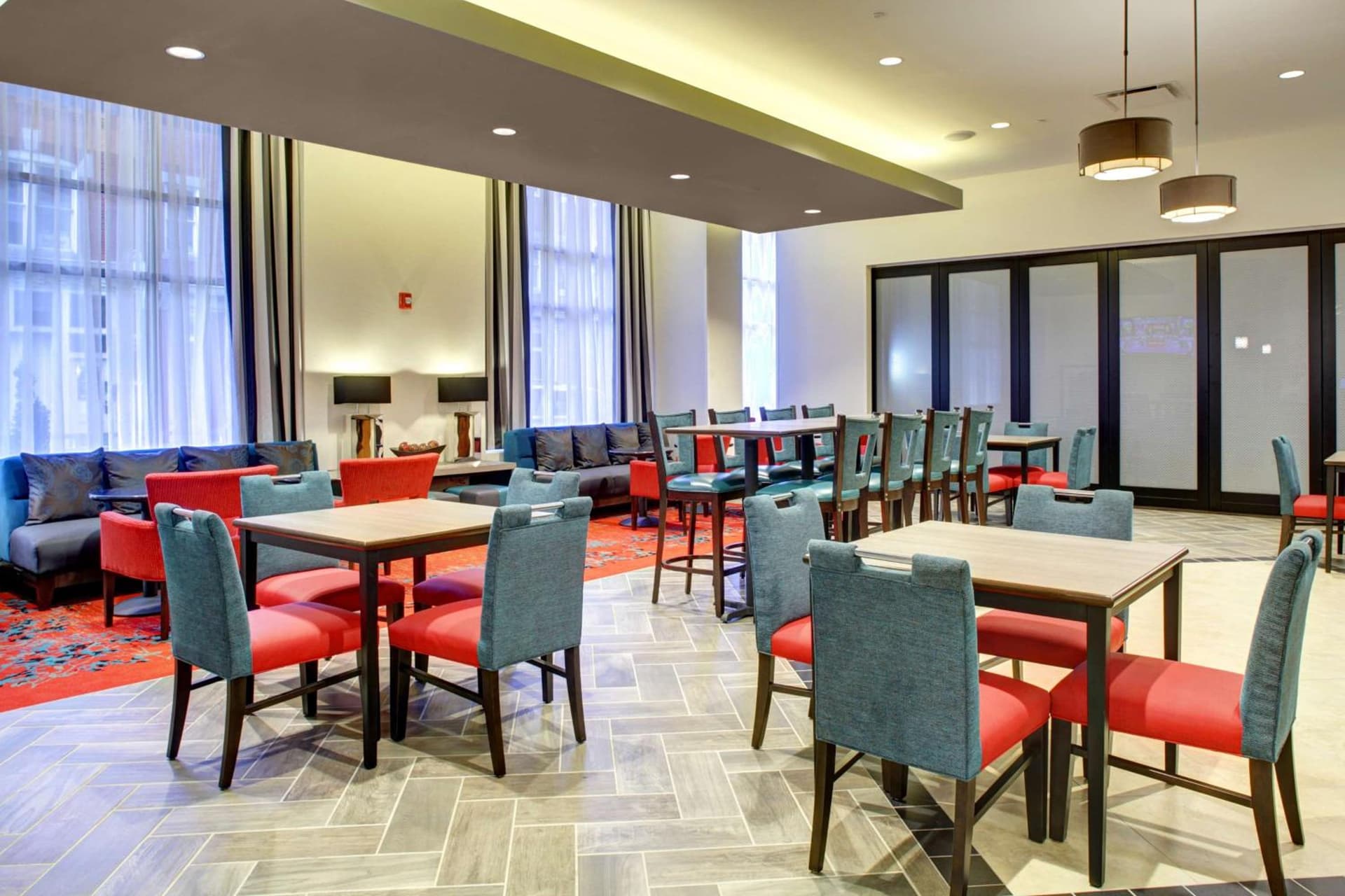 Hampton Inn & Suites - Roanoke-Downtown, VA gallery photo in Roanoke, VA — image 15