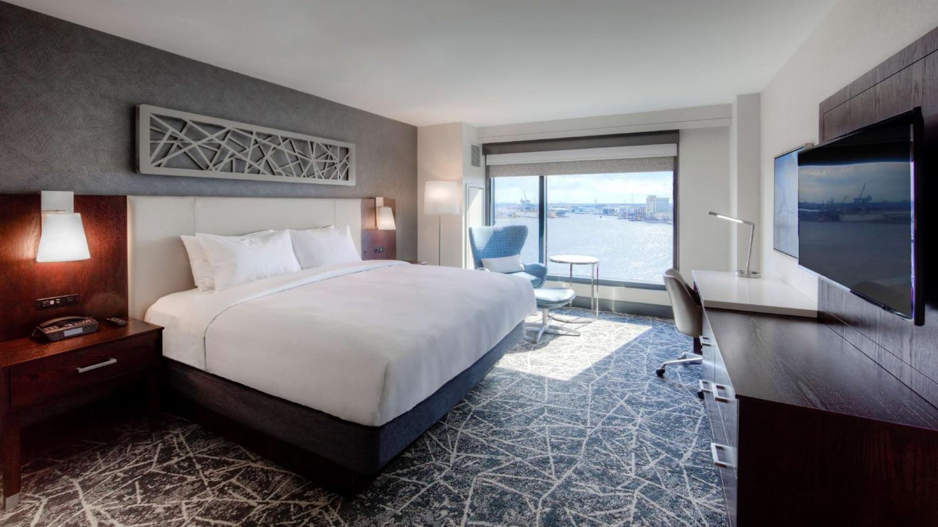 Hilton Norfolk The Main interior in Norfolk, VA — gallery photo 2