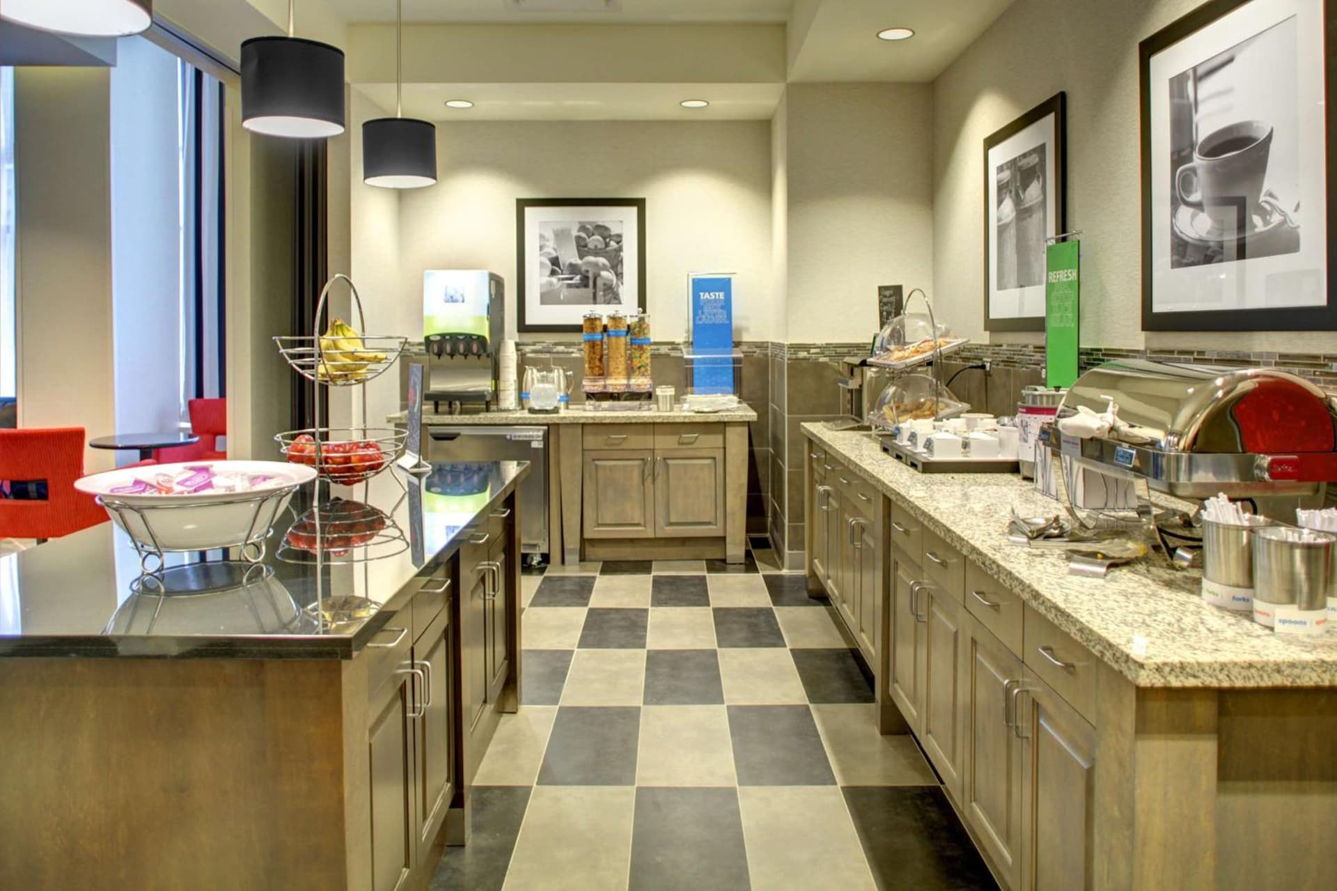 Hampton Inn & Suites - Roanoke-Downtown, VA gallery photo in Roanoke, VA — image 17