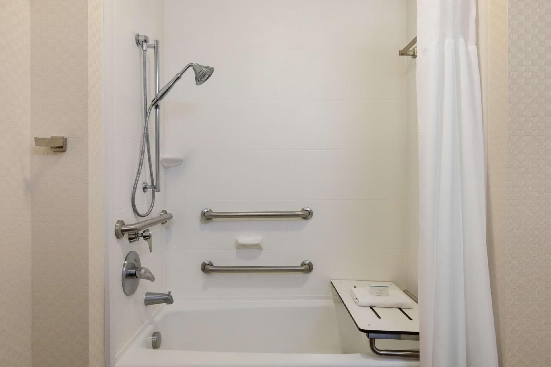 Hampton Inn & Suites - Roanoke-Downtown, VA gallery photo in Roanoke, VA — image 24