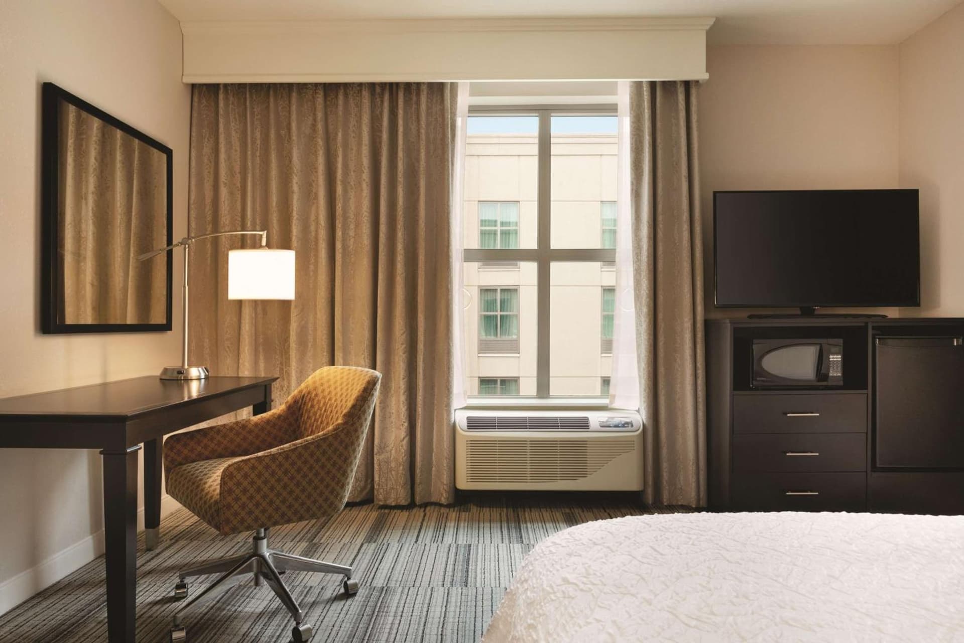 Hampton Inn & Suites - Roanoke-Downtown, VA gallery photo in Roanoke, VA — image 37