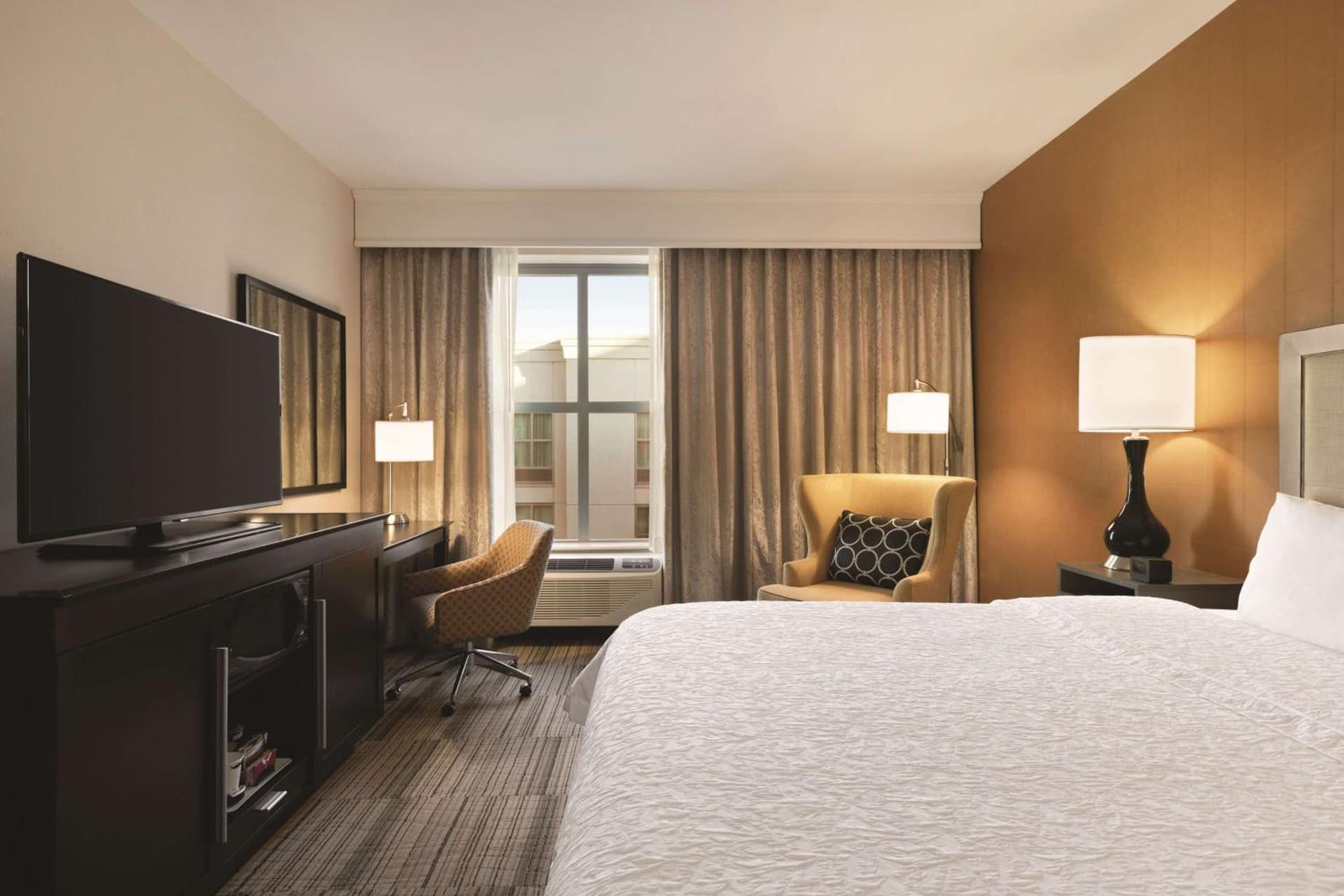 Hampton Inn & Suites - Roanoke-Downtown, VA gallery photo in Roanoke, VA — image 35