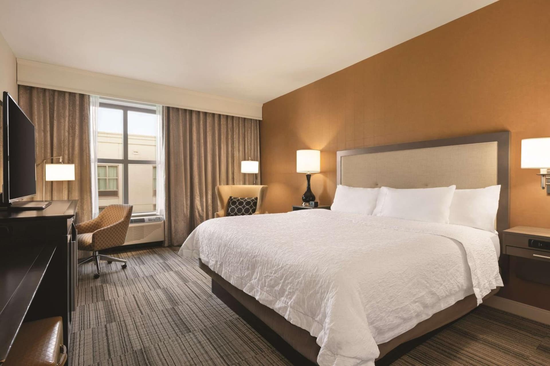 Hampton Inn & Suites - Roanoke-Downtown, VA gallery photo in Roanoke, VA — image 48