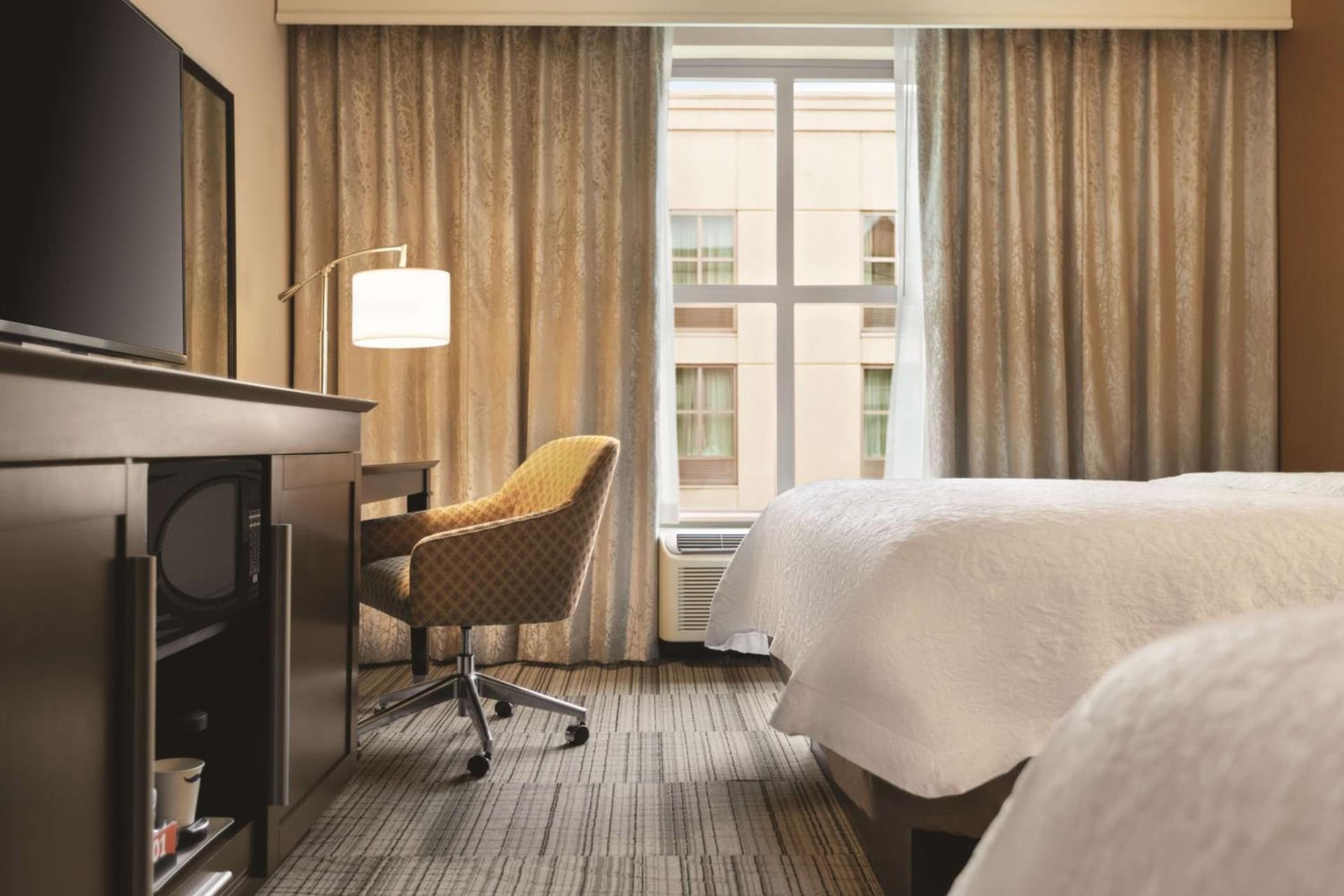 Hampton Inn & Suites - Roanoke-Downtown, VA gallery photo in Roanoke, VA — image 34