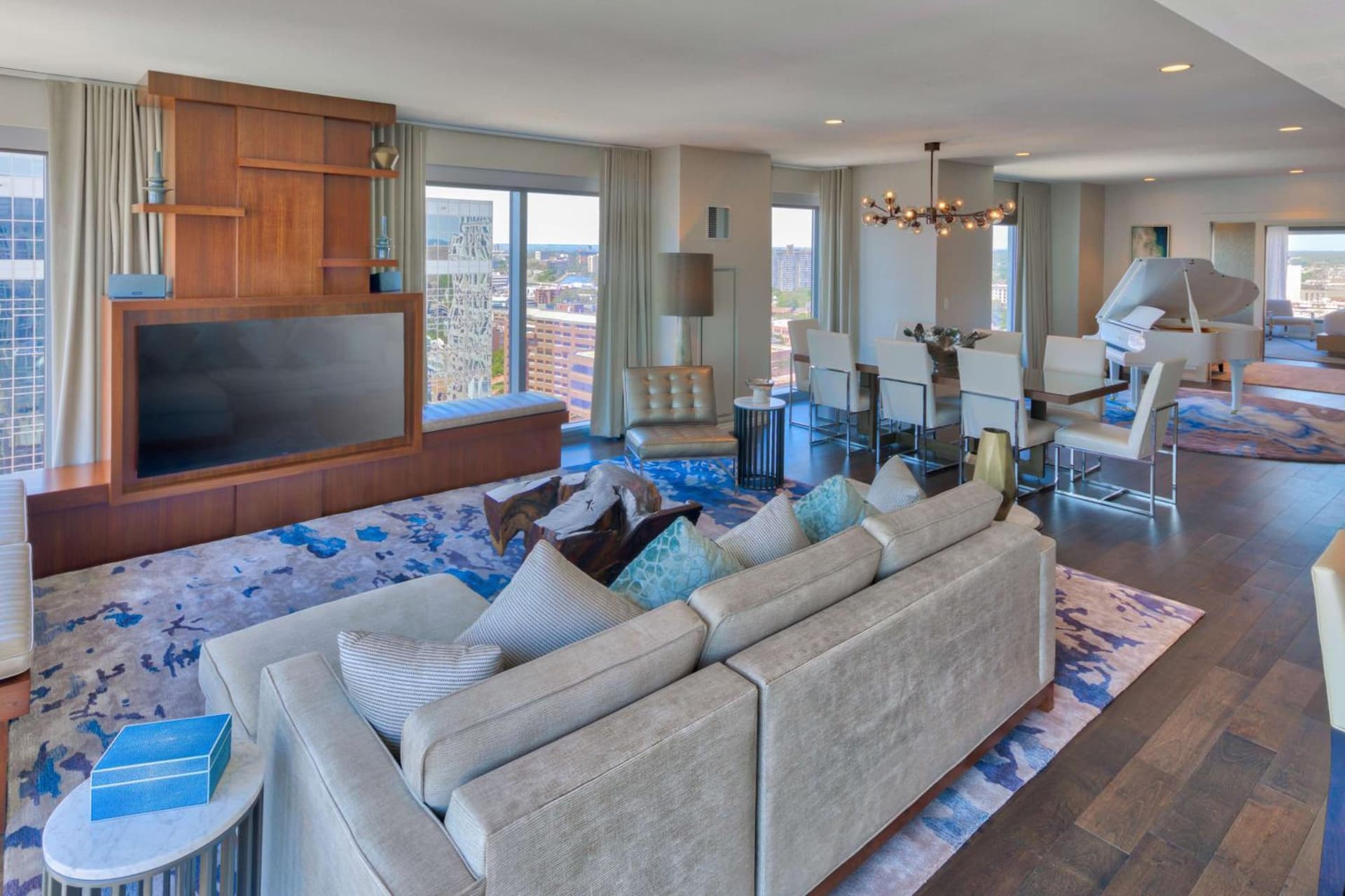 Hilton Norfolk The Main gallery photo in Norfolk, VA — image 78