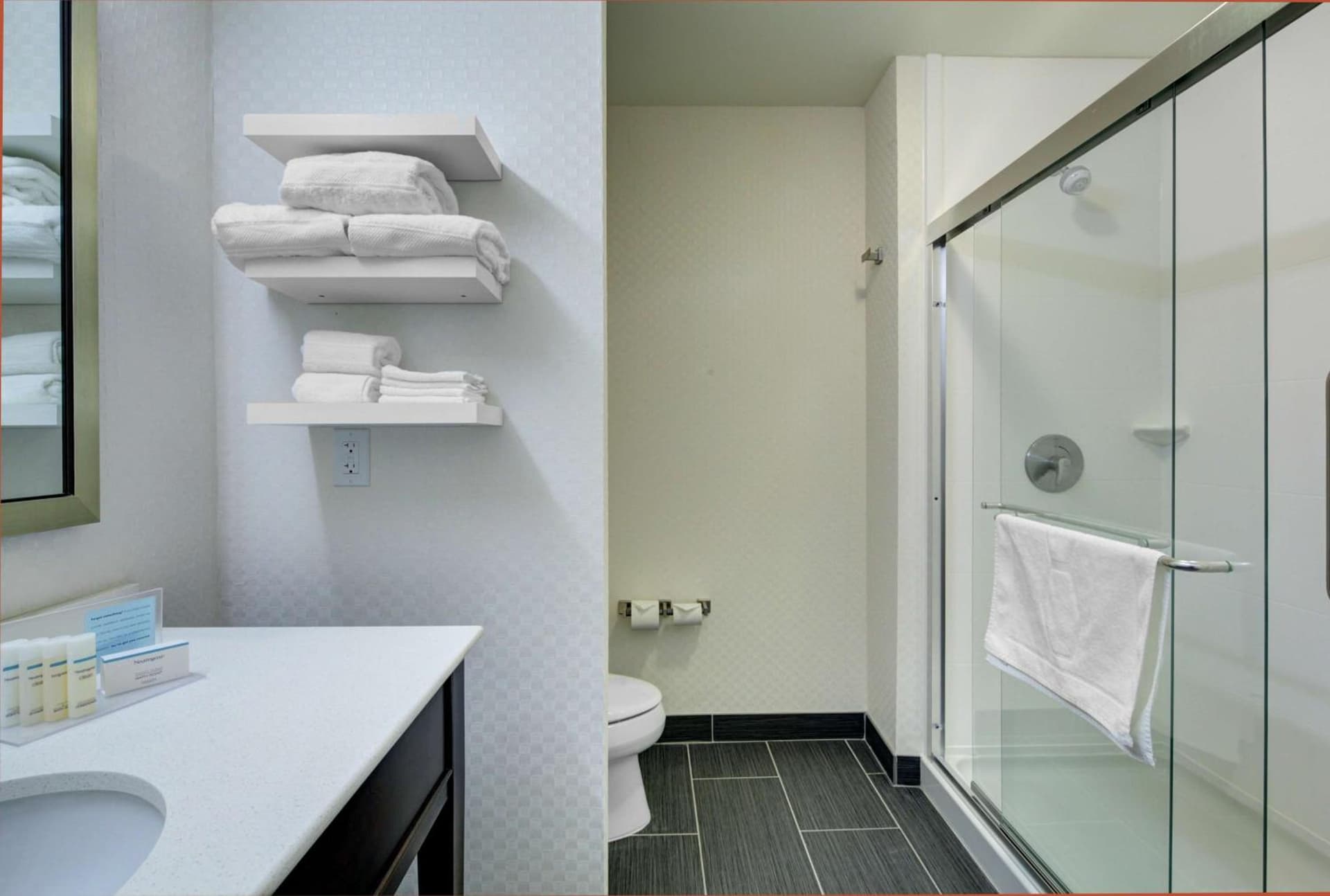 Hampton Inn & Suites - Roanoke-Downtown, VA gallery photo in Roanoke, VA — image 44