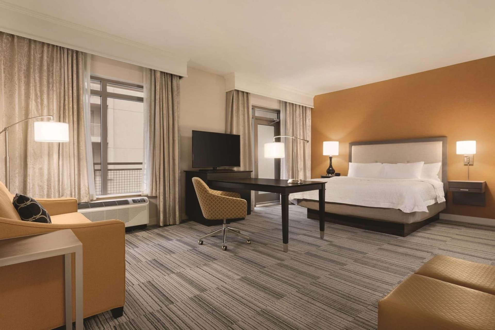 Hampton Inn & Suites - Roanoke-Downtown, VA gallery photo in Roanoke, VA — image 21