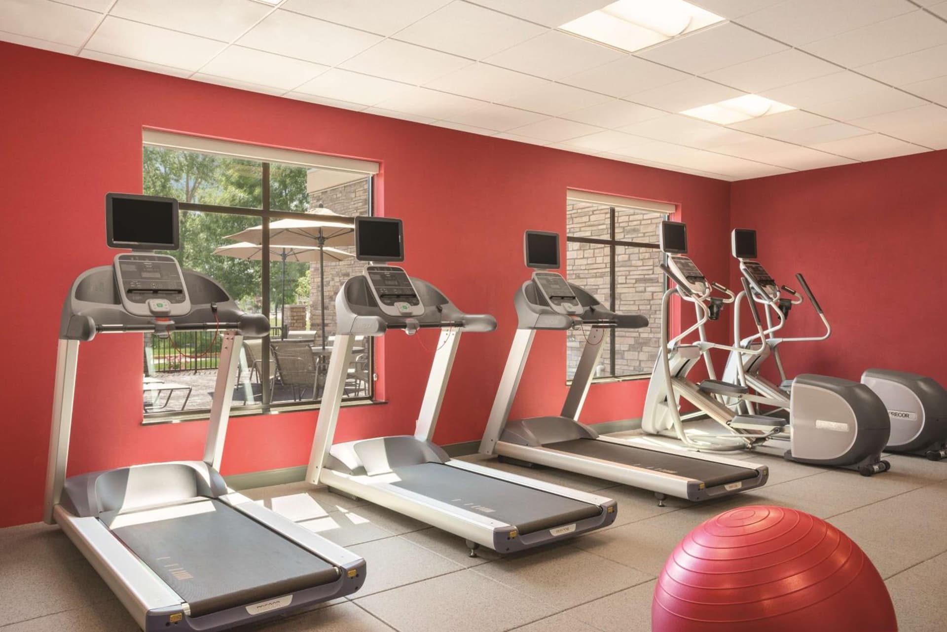 Homewood Suites by Hilton Ankeny gallery photo in Ankeny, IA — image 13