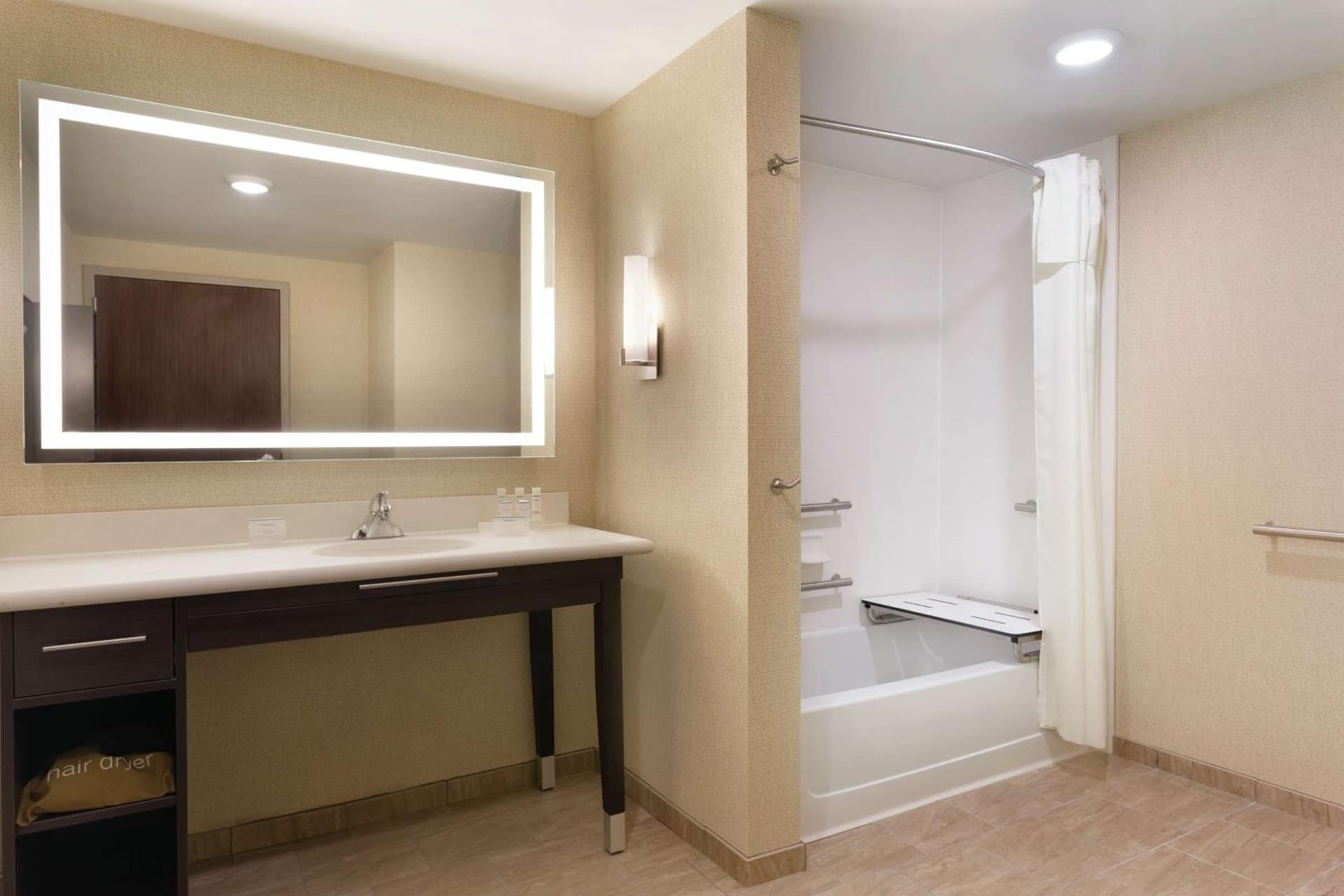 Homewood Suites by Hilton Ankeny gallery photo in Ankeny, IA — image 22