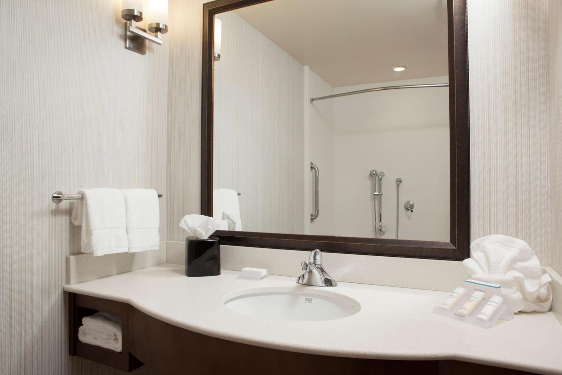 Hilton Garden Inn Bettendorf/ Quad Cities interior in Bettendorf, IA — gallery photo 2