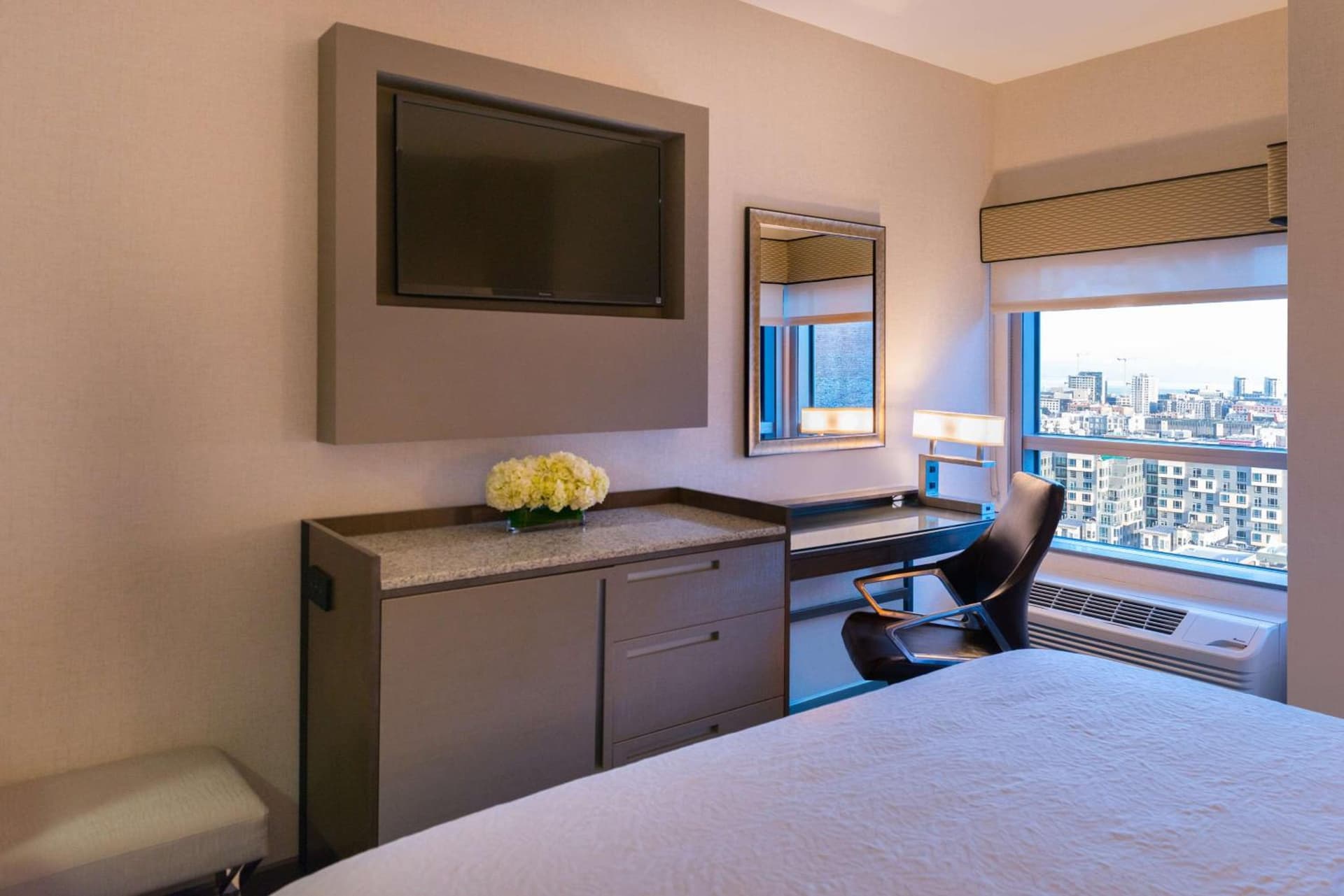 Hampton Inn San Francisco Downtown/Convention Center interior in San Francisco, CA — gallery photo 2