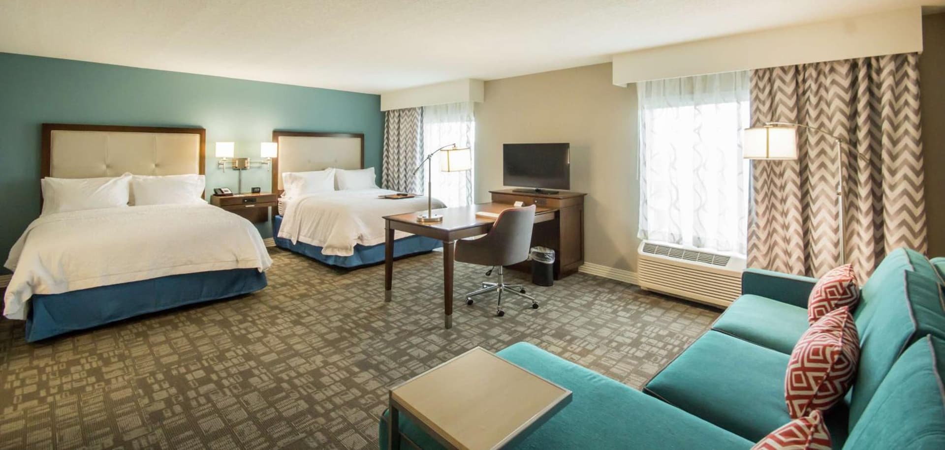 Hampton Inn & Suites Orlando near SeaWorld interior in Orlando, FL — gallery photo 2