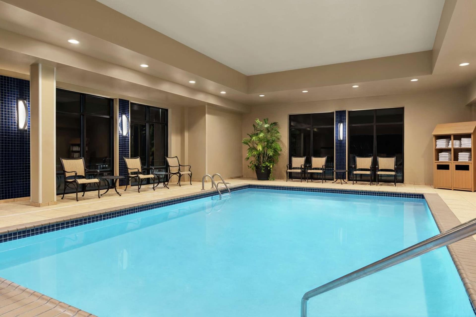 Hampton Inn & Suites Mount Joy/Lancaster West, Pa interior in Manheim, PA — gallery photo 2